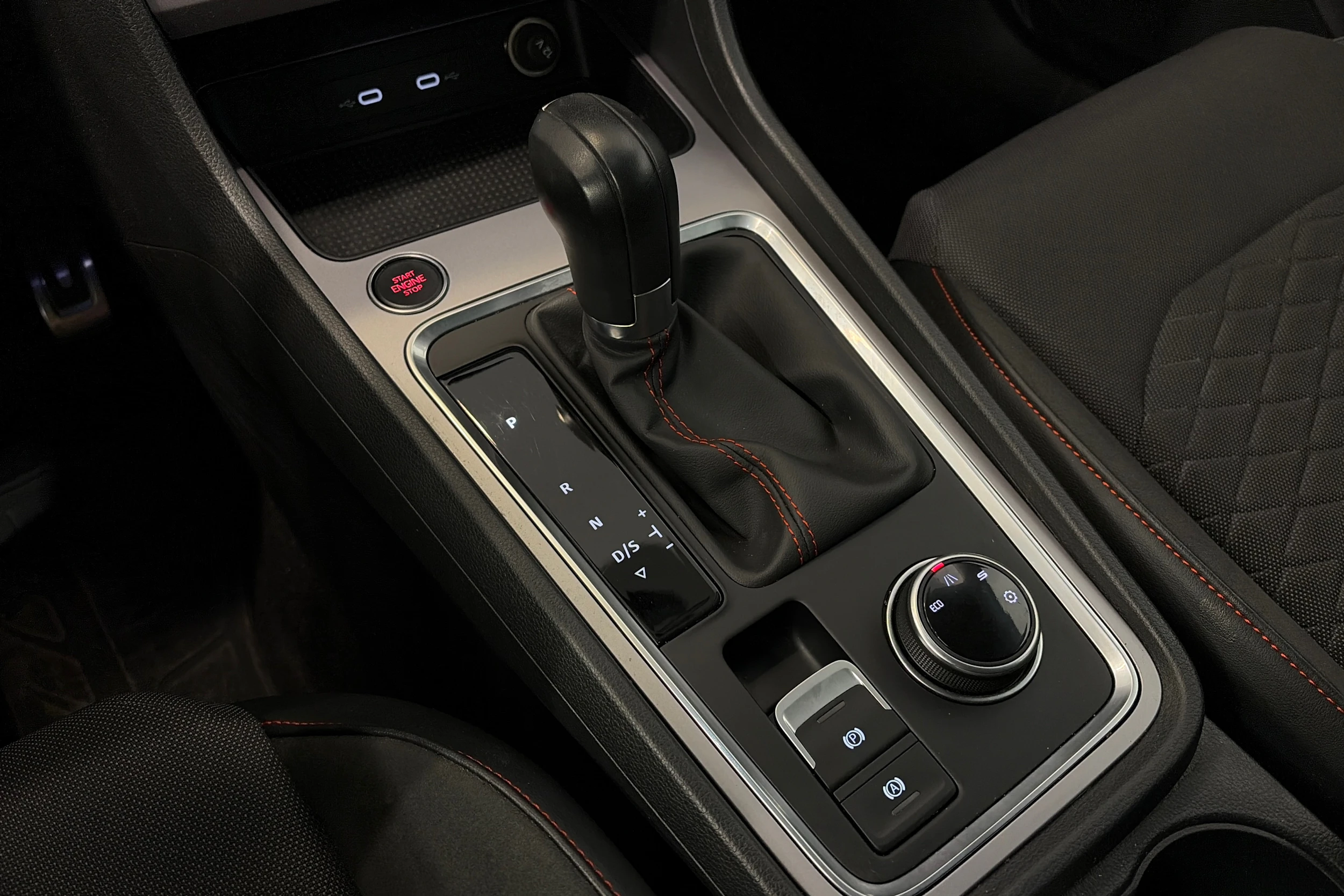 musta SEAT Ateca 2023 kuva 25.