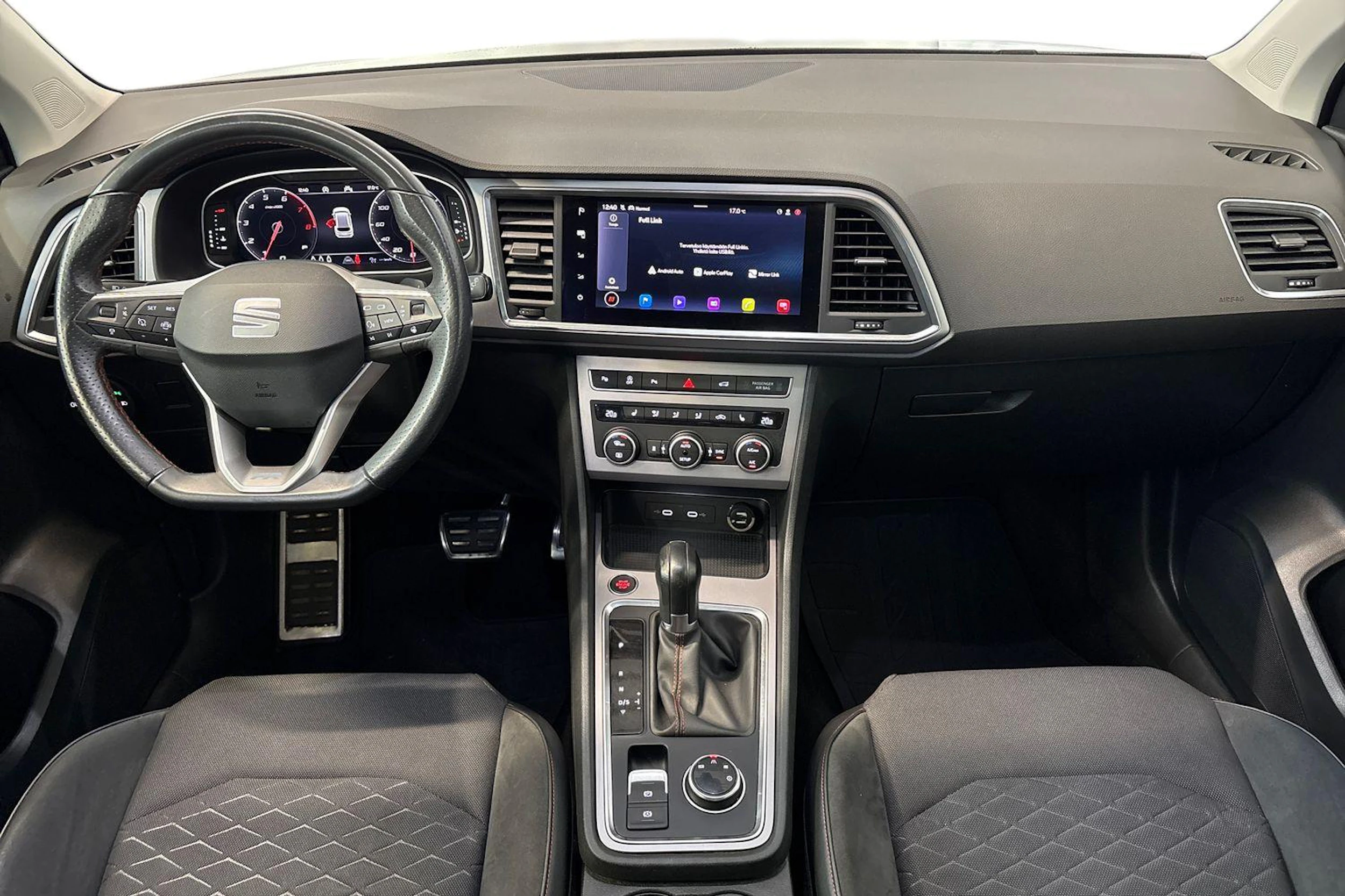 harmaa SEAT Ateca 2023 kuva 7.