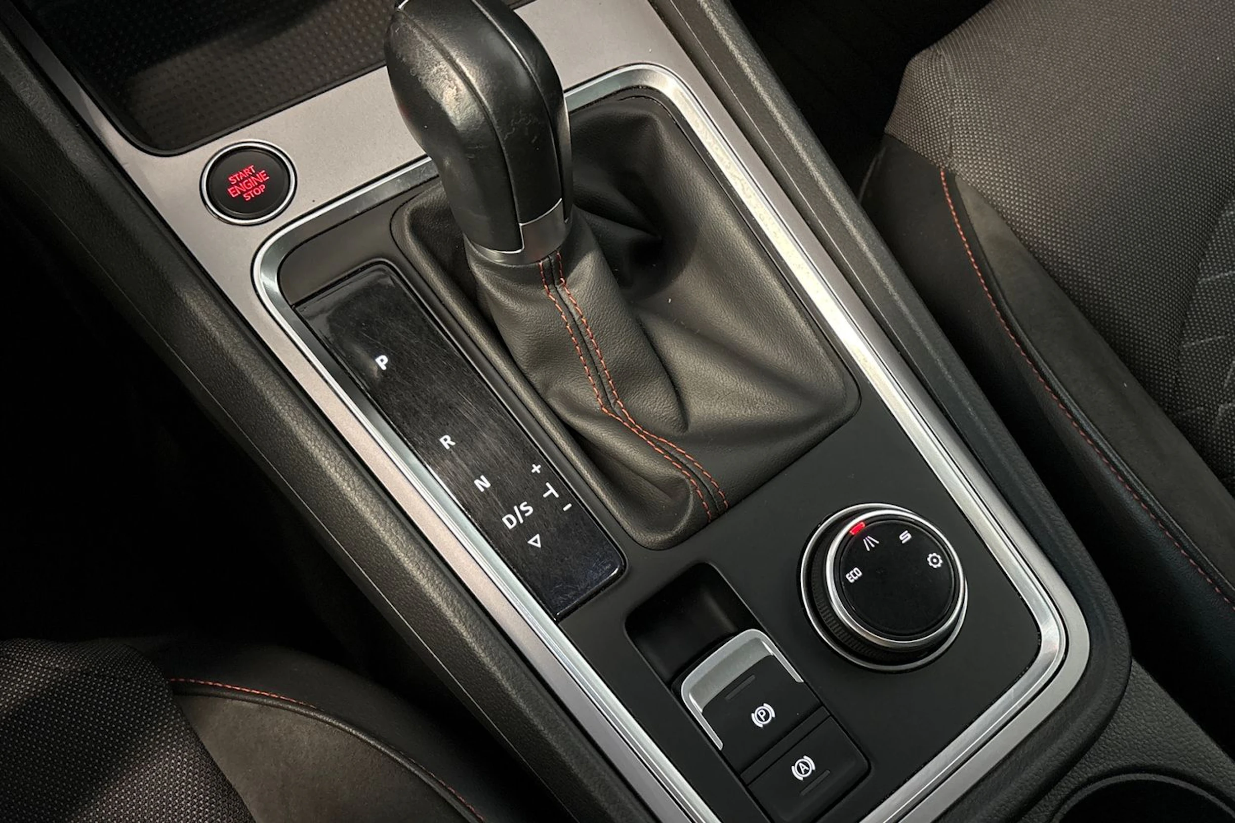 harmaa SEAT Ateca 2023 kuva 25.