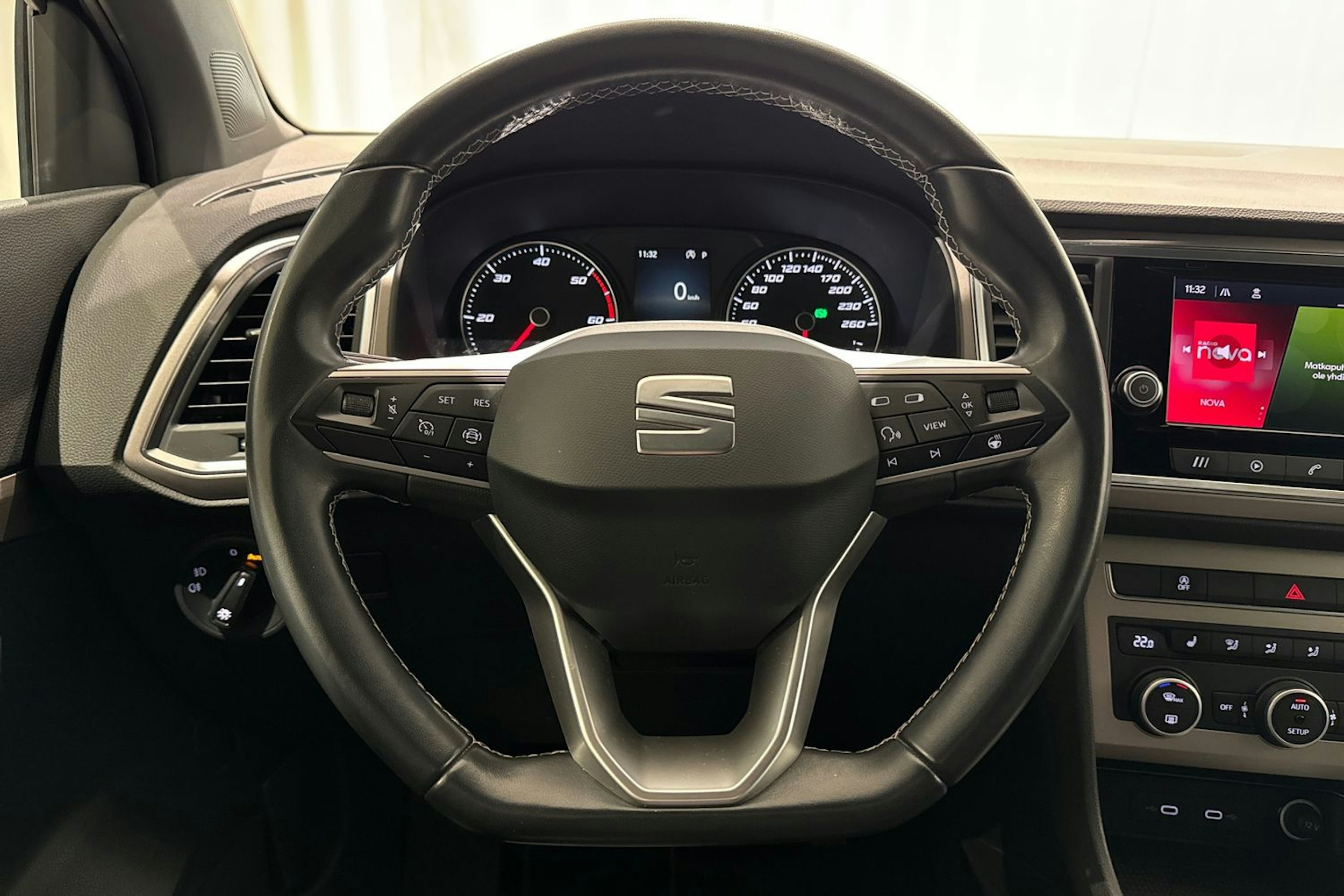 met. musta SEAT Ateca 2023 kuva 18.