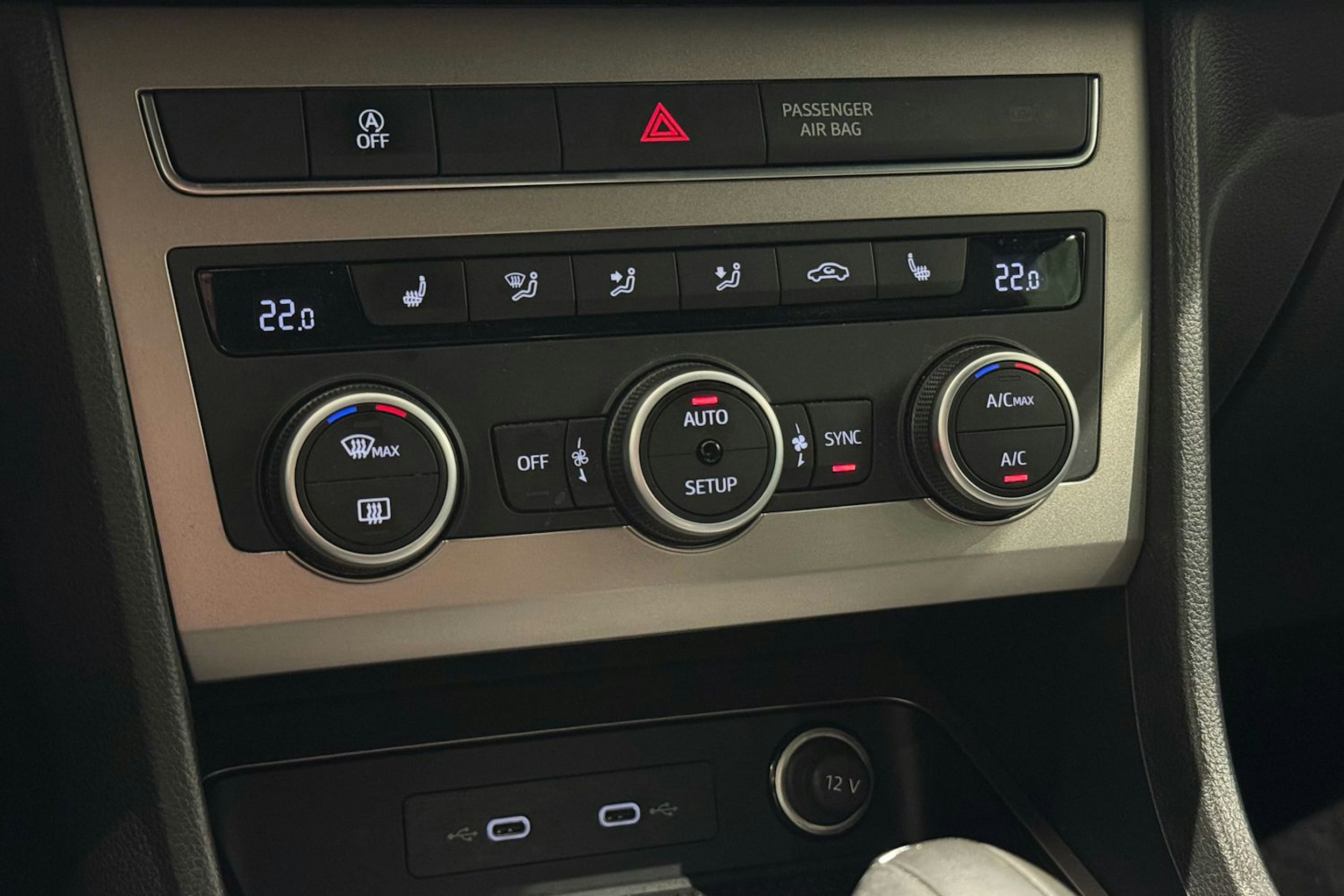 met. musta SEAT Ateca 2023 kuva 24.