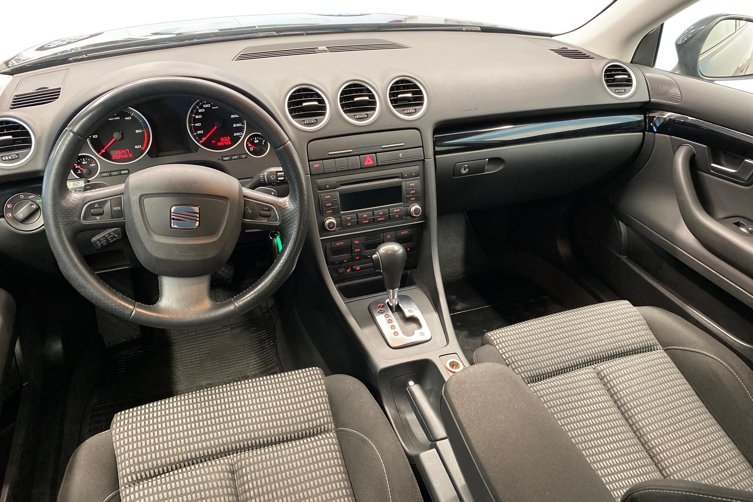 Musta SEAT Exeo ST 2012 kuva 7.