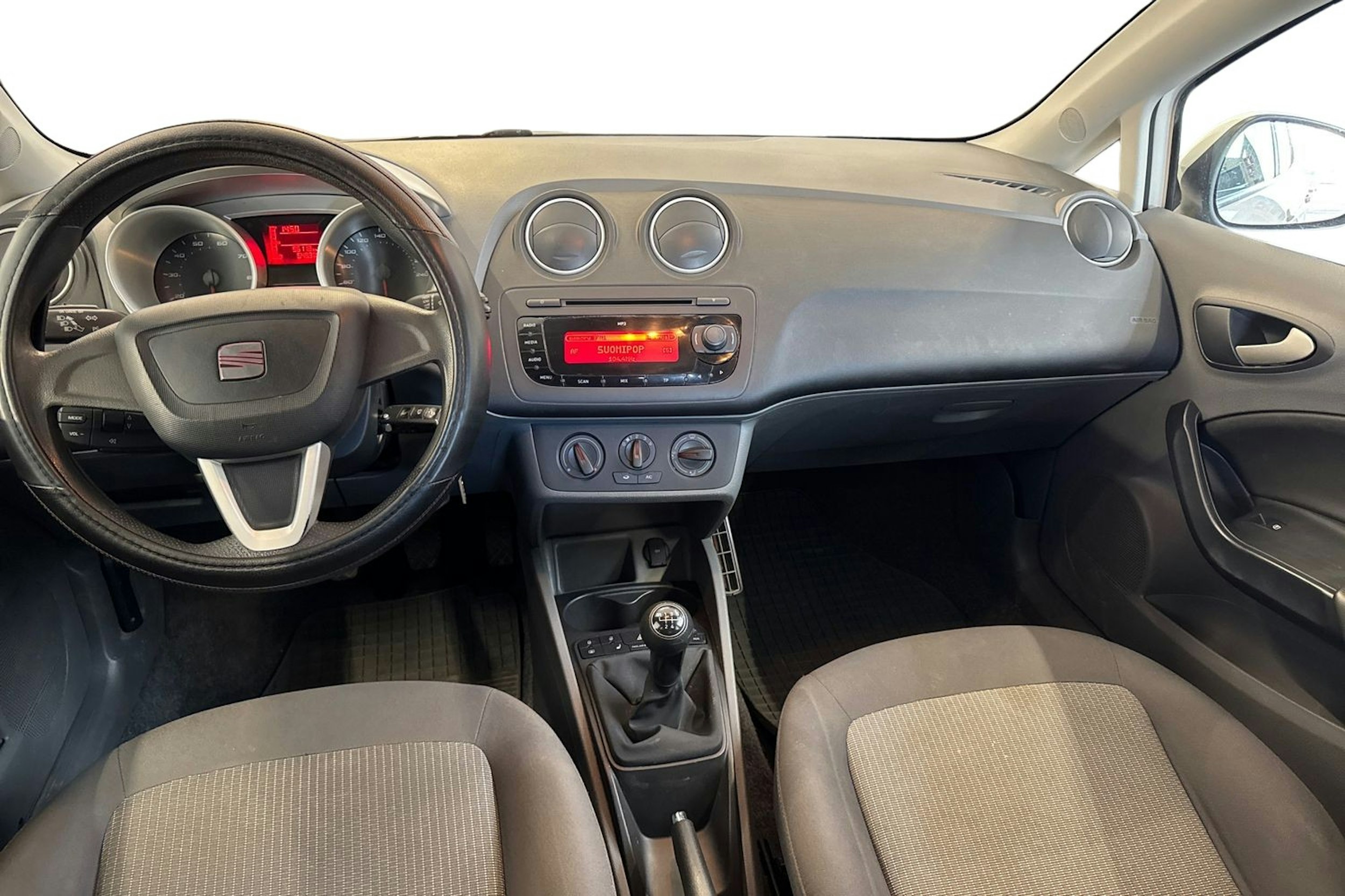 valkoinen SEAT Ibiza 2011 kuva 9.