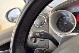 valkoinen SEAT Ibiza 2011 kuva 16.
