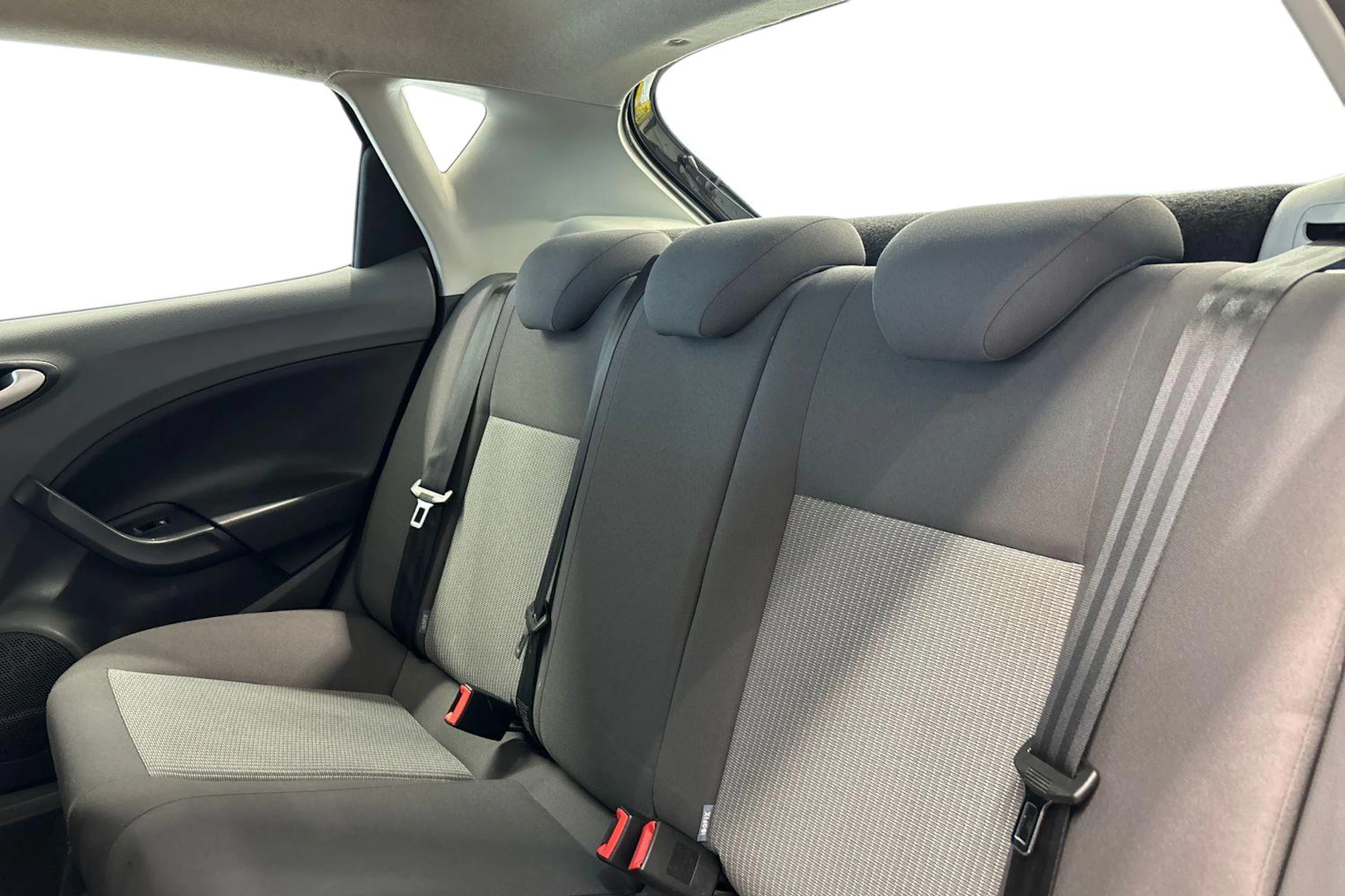 Musta SEAT IBIZA 2011 kuva 8.