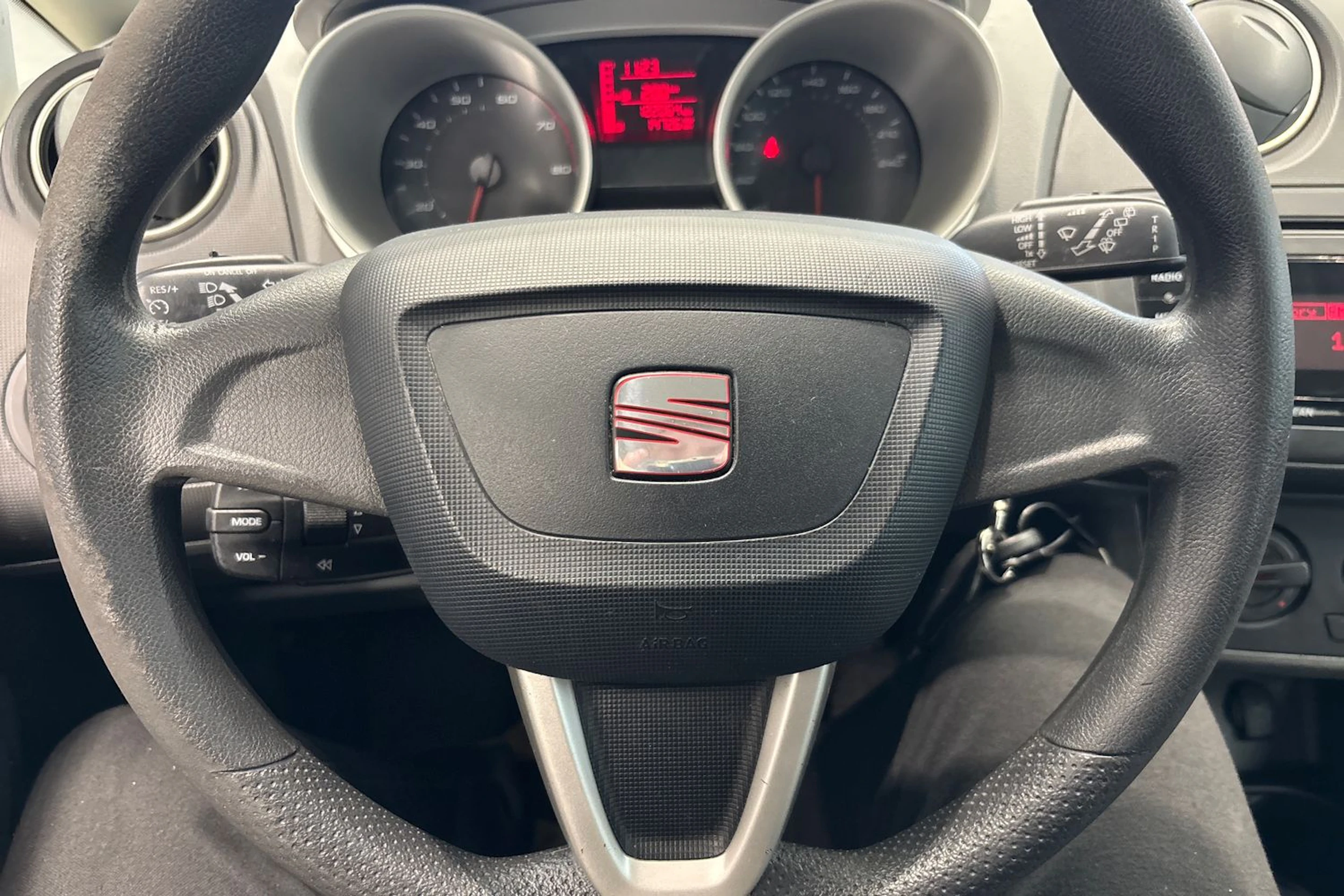 Musta SEAT IBIZA 2011 kuva 20.
