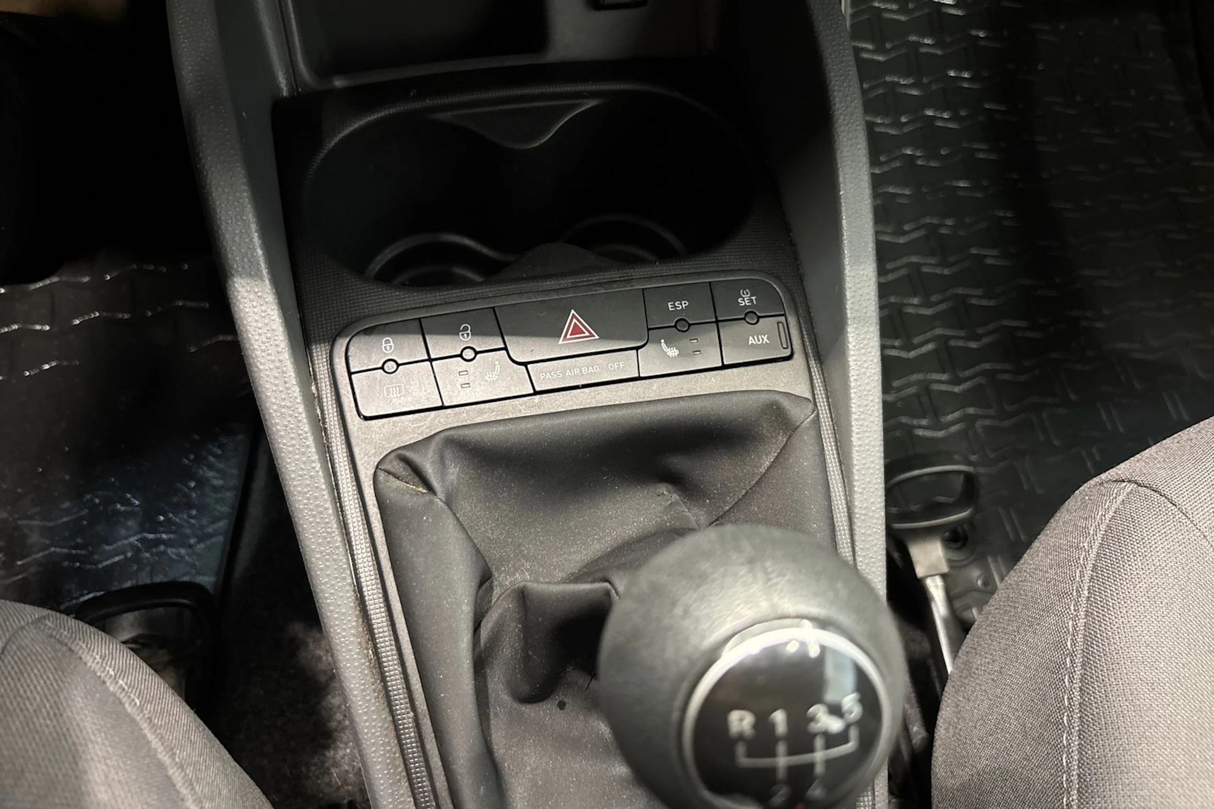 Musta SEAT IBIZA 2011 kuva 23.