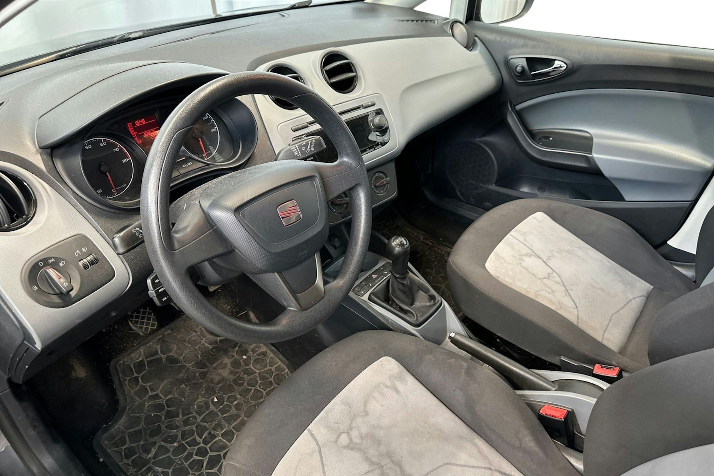 harmaa SEAT Ibiza 2012 kuva 3.