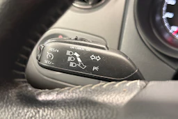 Valkoinen SEAT Ibiza 2014 kuva 13.