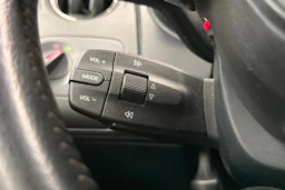 Valkoinen SEAT Ibiza 2014 kuva 14.