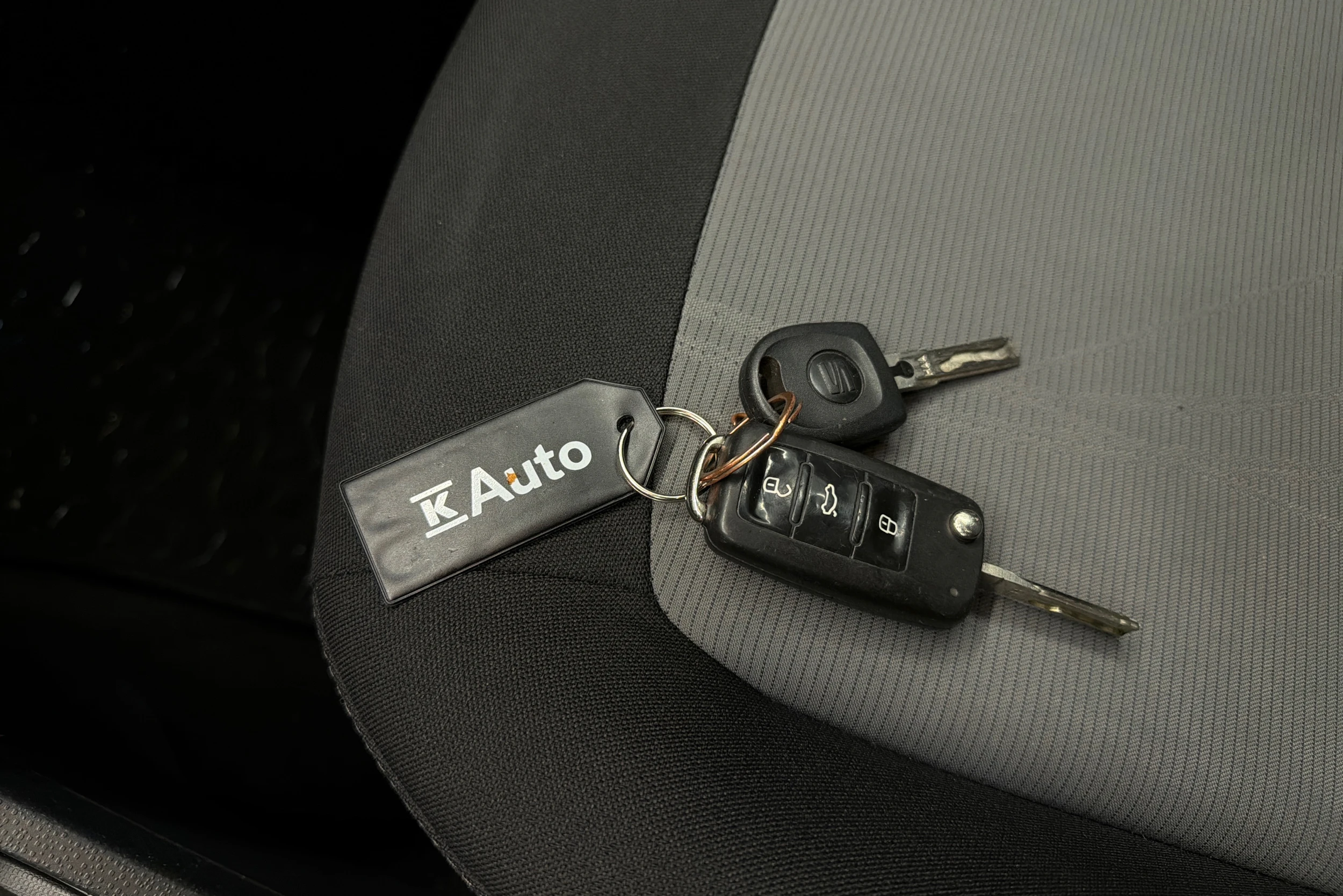 Valkoinen SEAT Ibiza 2014 kuva 20.