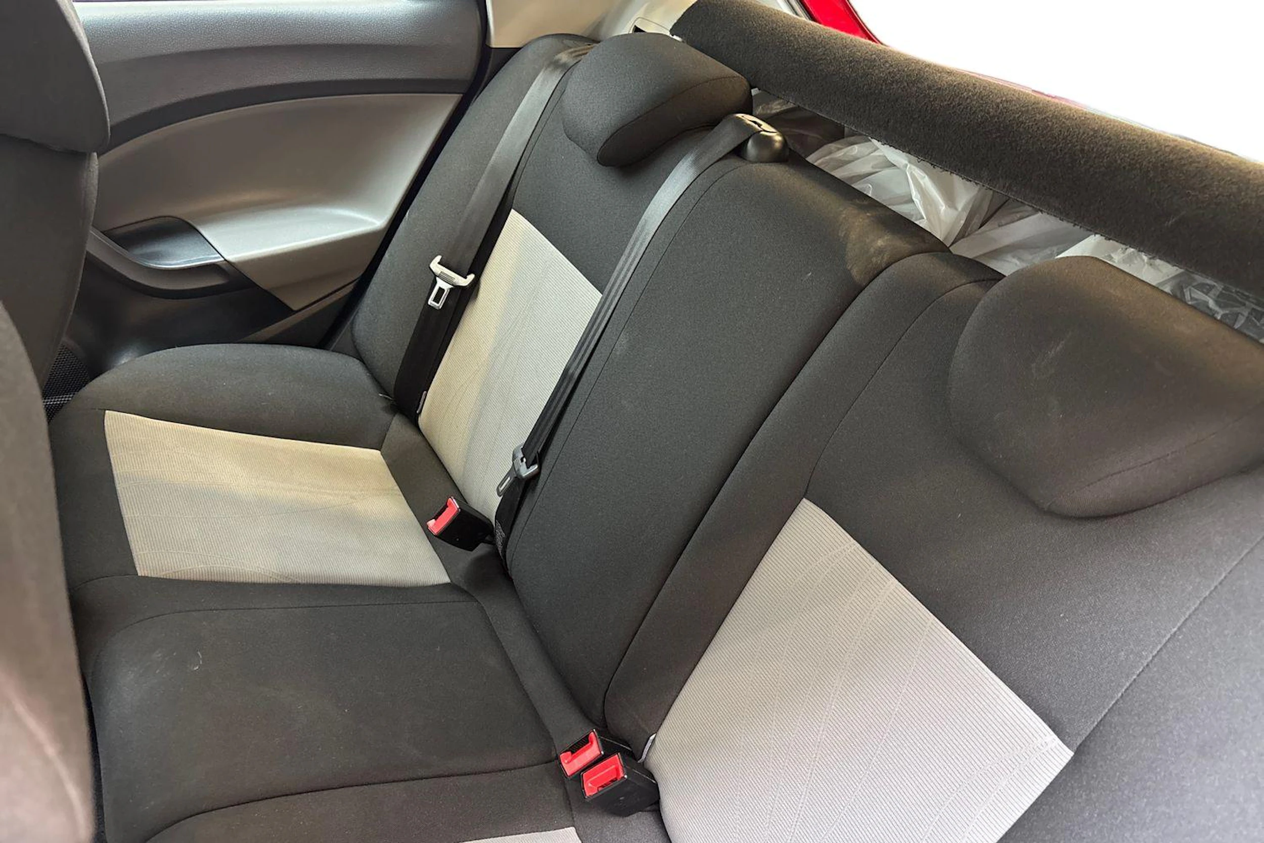 punainen SEAT Ibiza 2015 kuva 8.