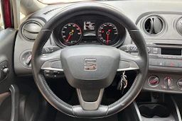 punainen SEAT Ibiza 2015 kuva 13.