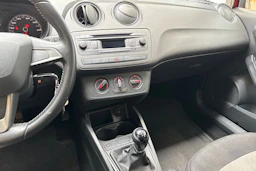 punainen SEAT Ibiza 2015 kuva 14.