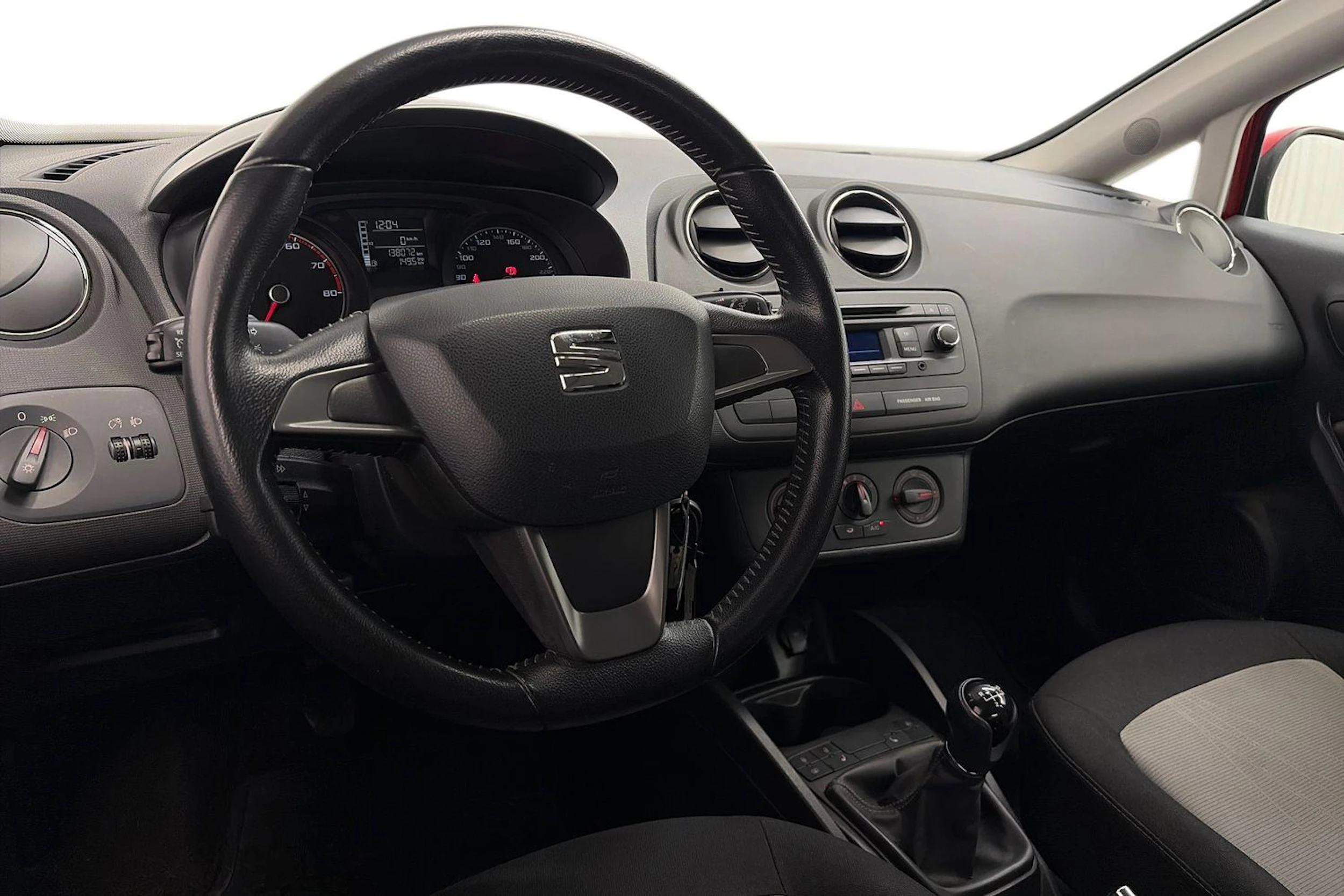 punainen SEAT Ibiza 2015 kuva 6.