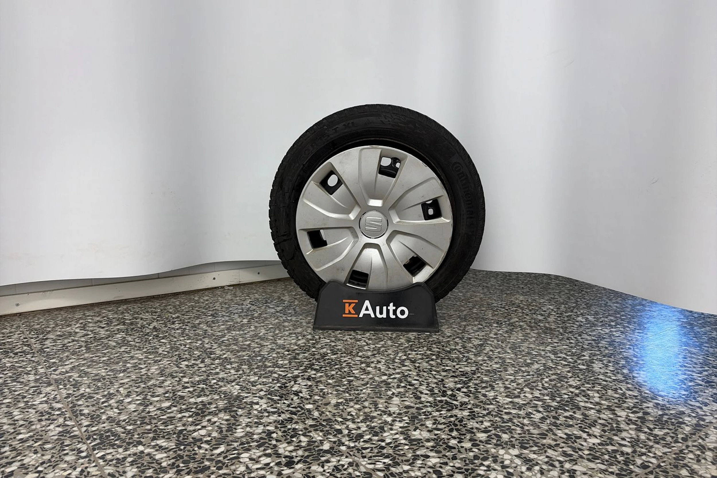 punainen SEAT Ibiza 2015 kuva 10.