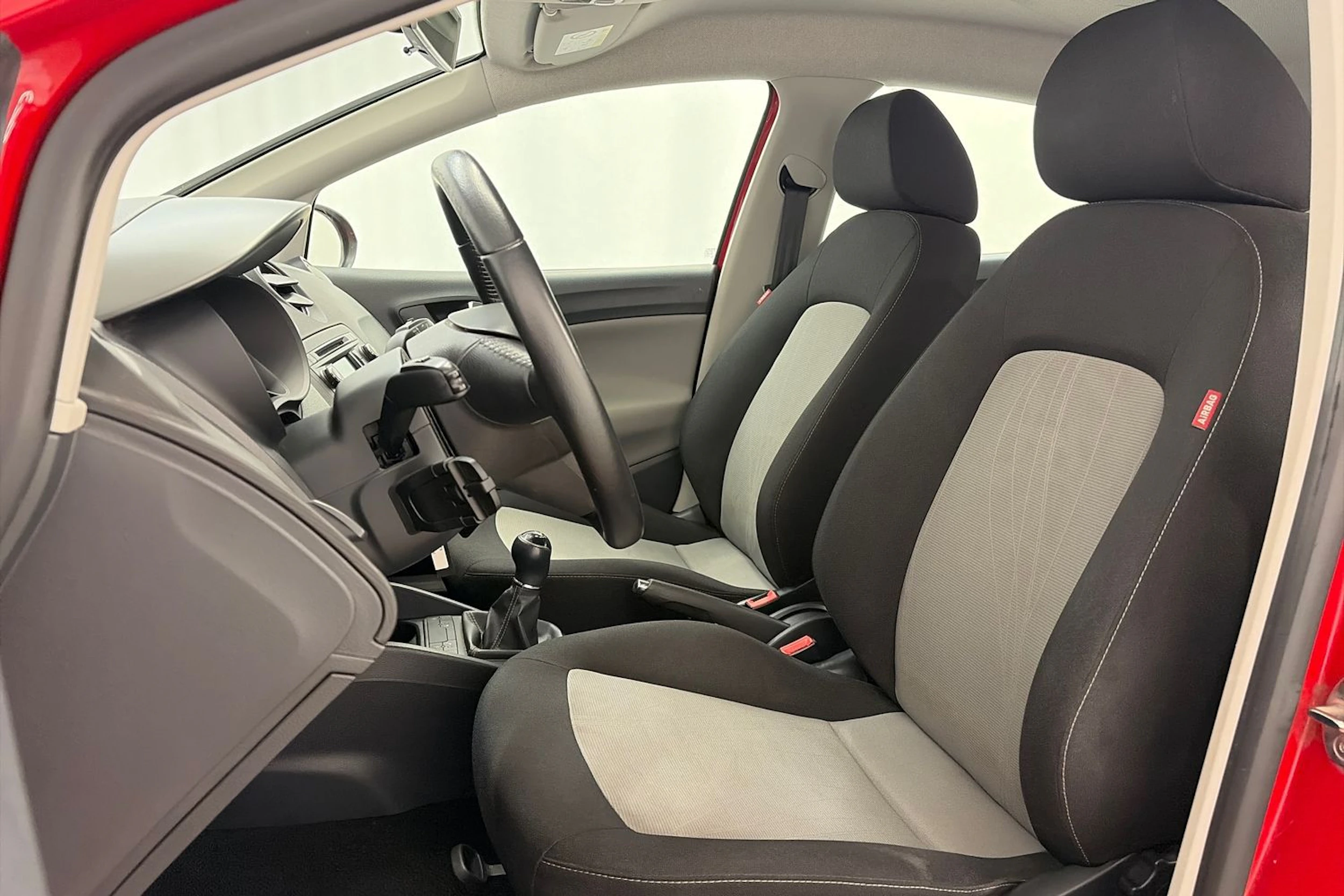 punainen SEAT Ibiza 2015 kuva 12.