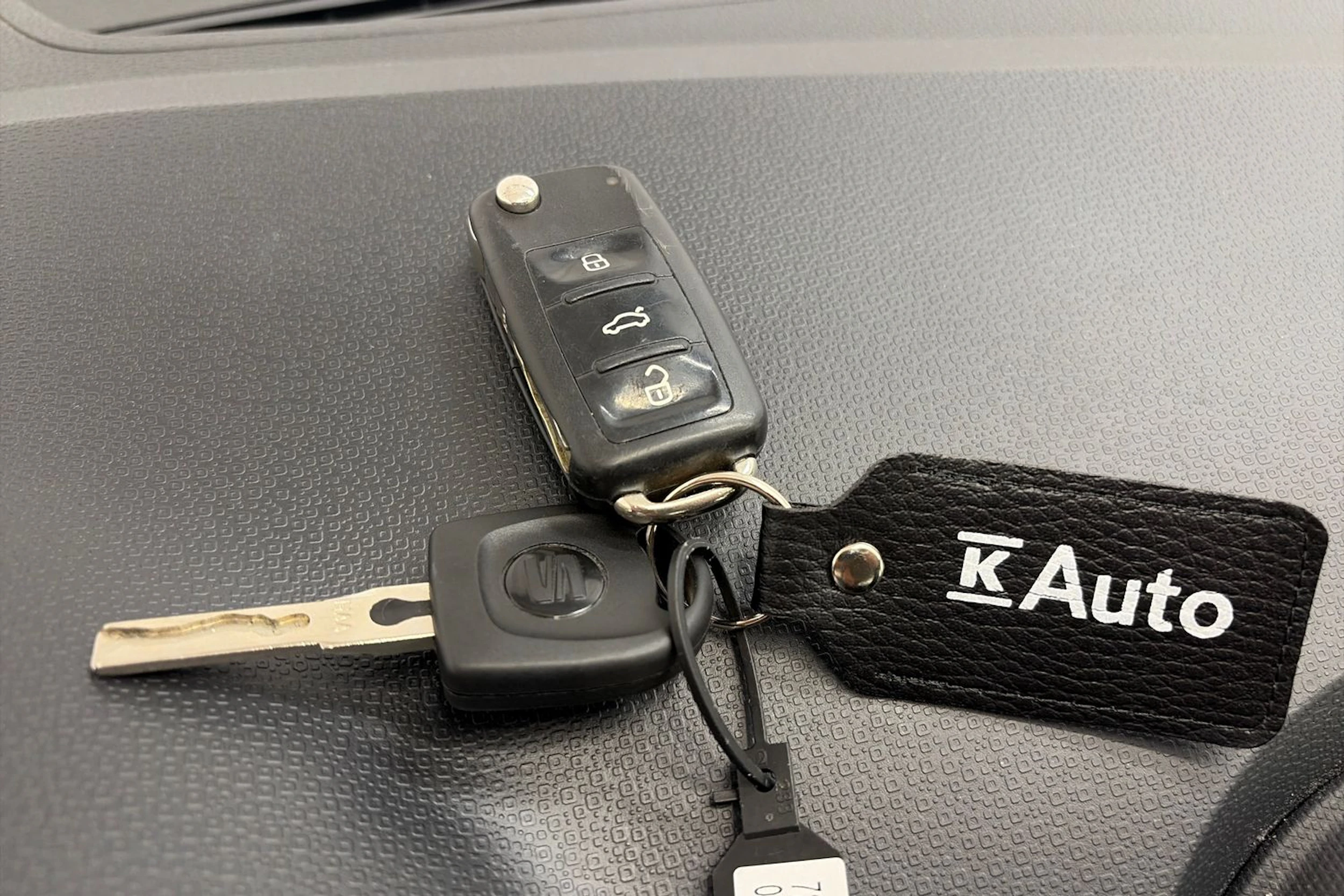 punainen SEAT Ibiza 2015 kuva 20.