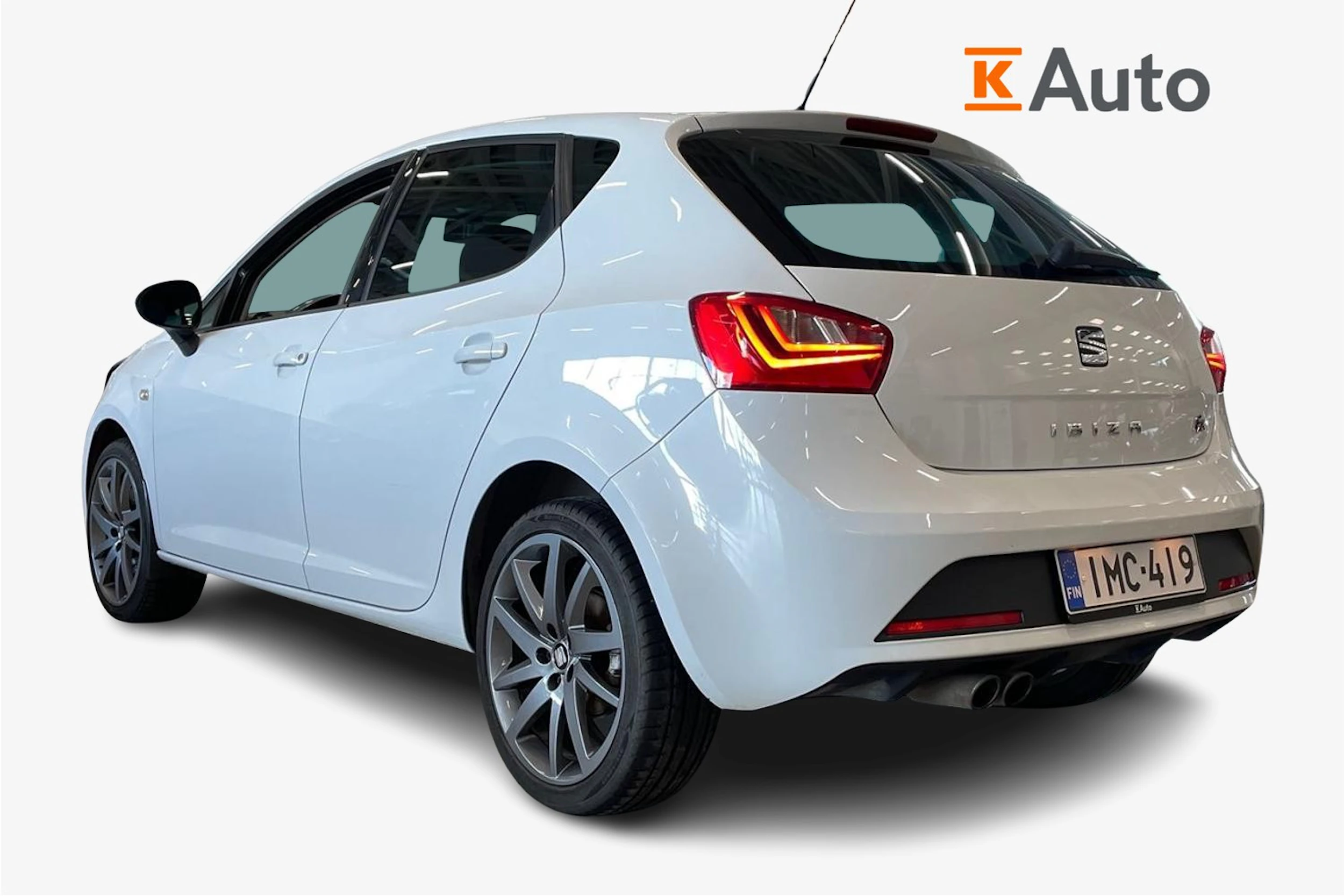 valkoinen SEAT Ibiza 2015 kuva 3.