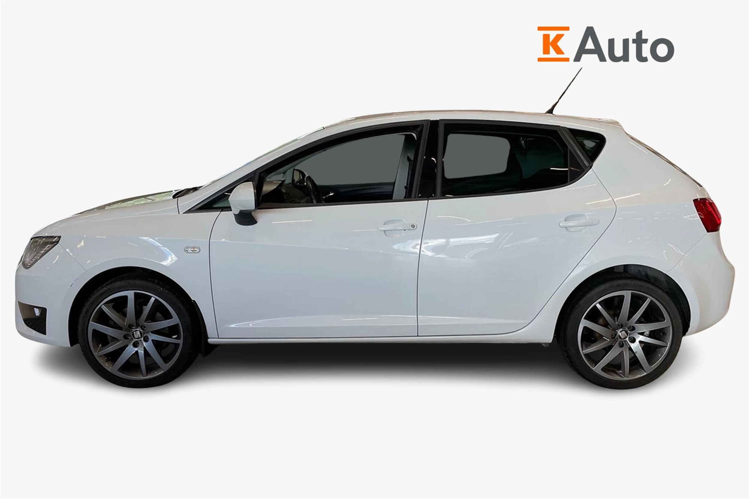 valkoinen SEAT Ibiza 2015 kuva 7.