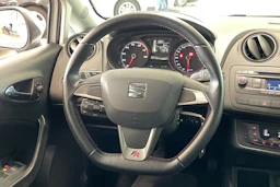 valkoinen SEAT Ibiza 2015 kuva 16.