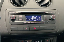 valkoinen SEAT Ibiza 2015 kuva 21.