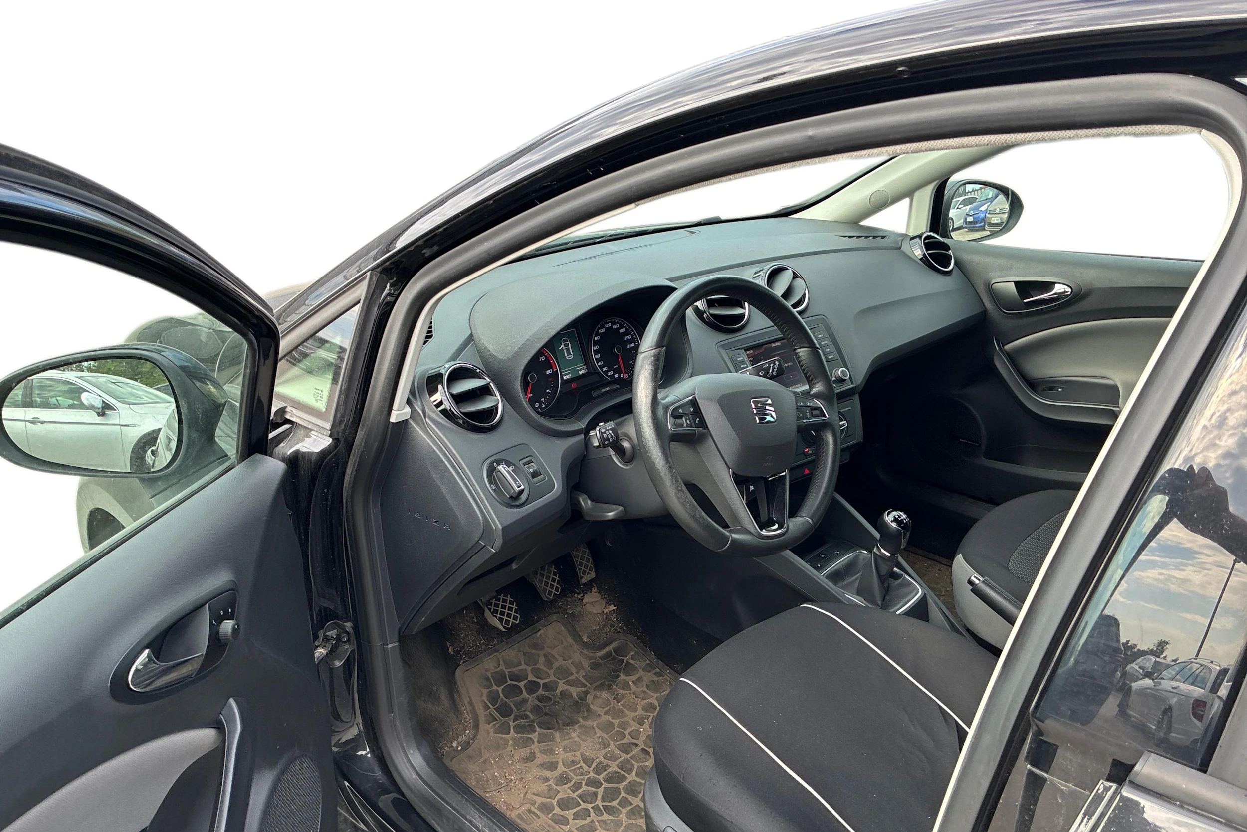 musta SEAT Ibiza 2016 kuva 3.