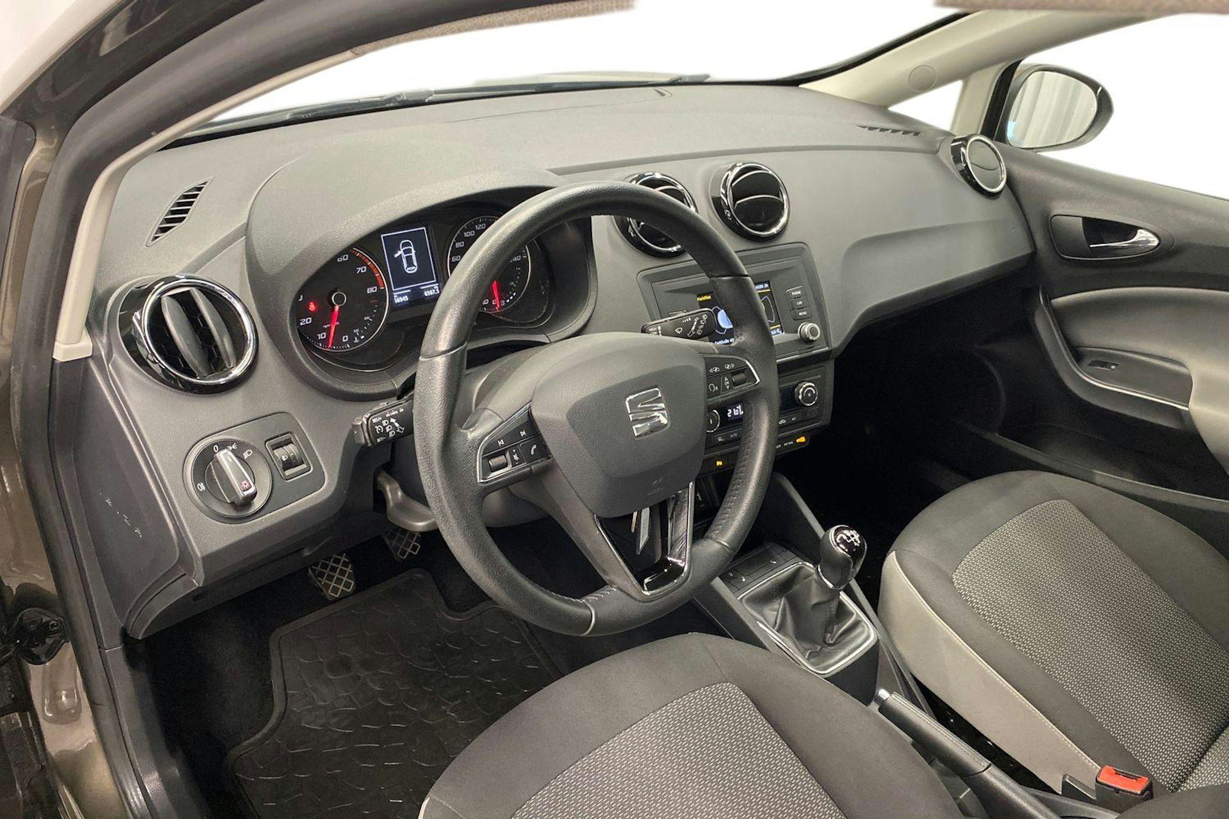 ruskea (beige) SEAT Ibiza 2016 kuva 7.