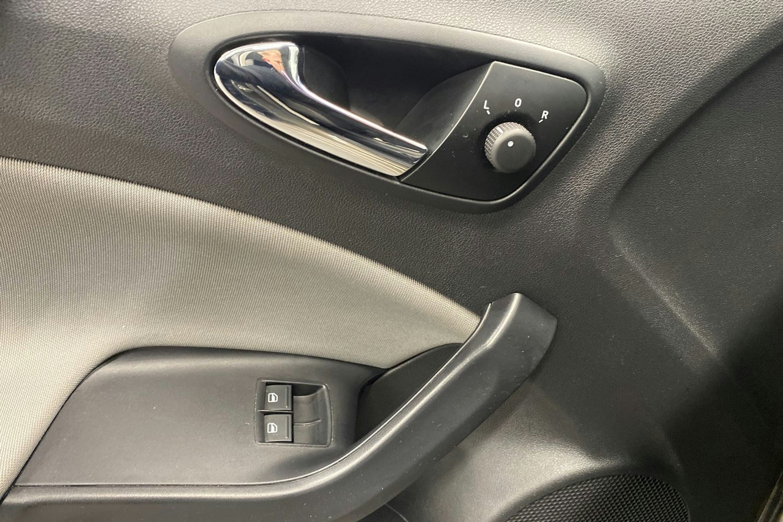 ruskea (beige) SEAT Ibiza 2016 kuva 16.
