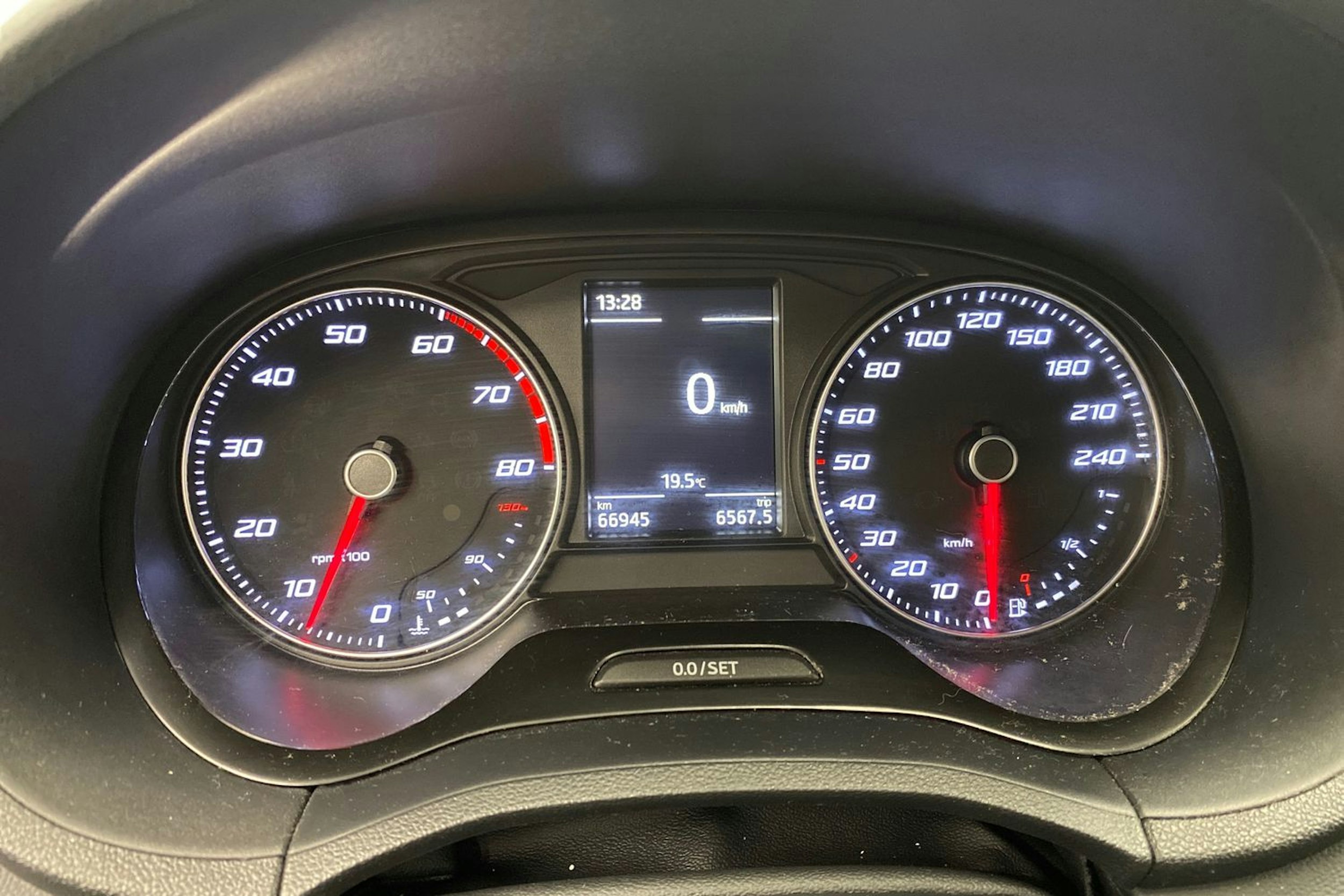 ruskea (beige) SEAT Ibiza 2016 kuva 21.