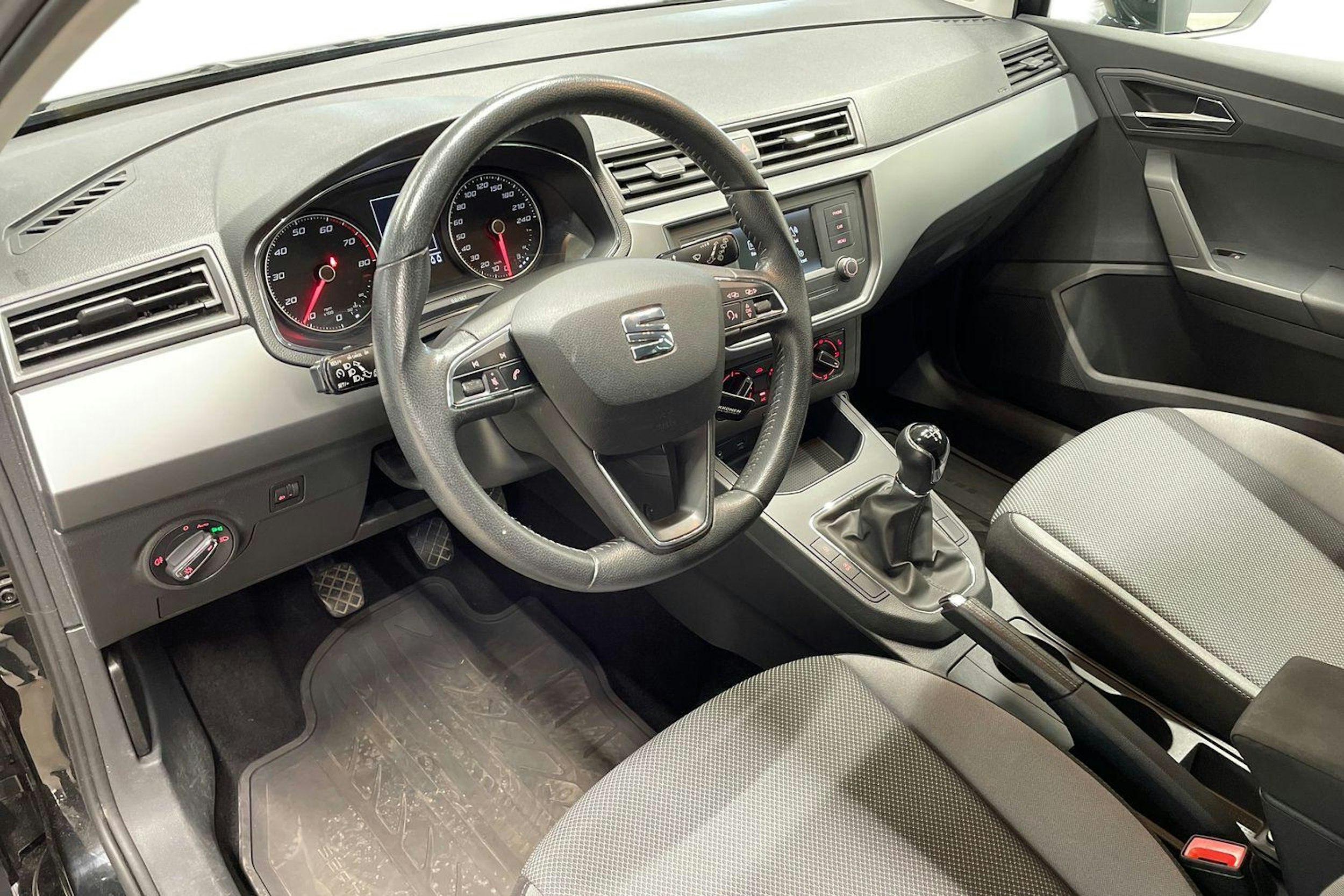 met. musta SEAT Ibiza 2017 kuva 7.