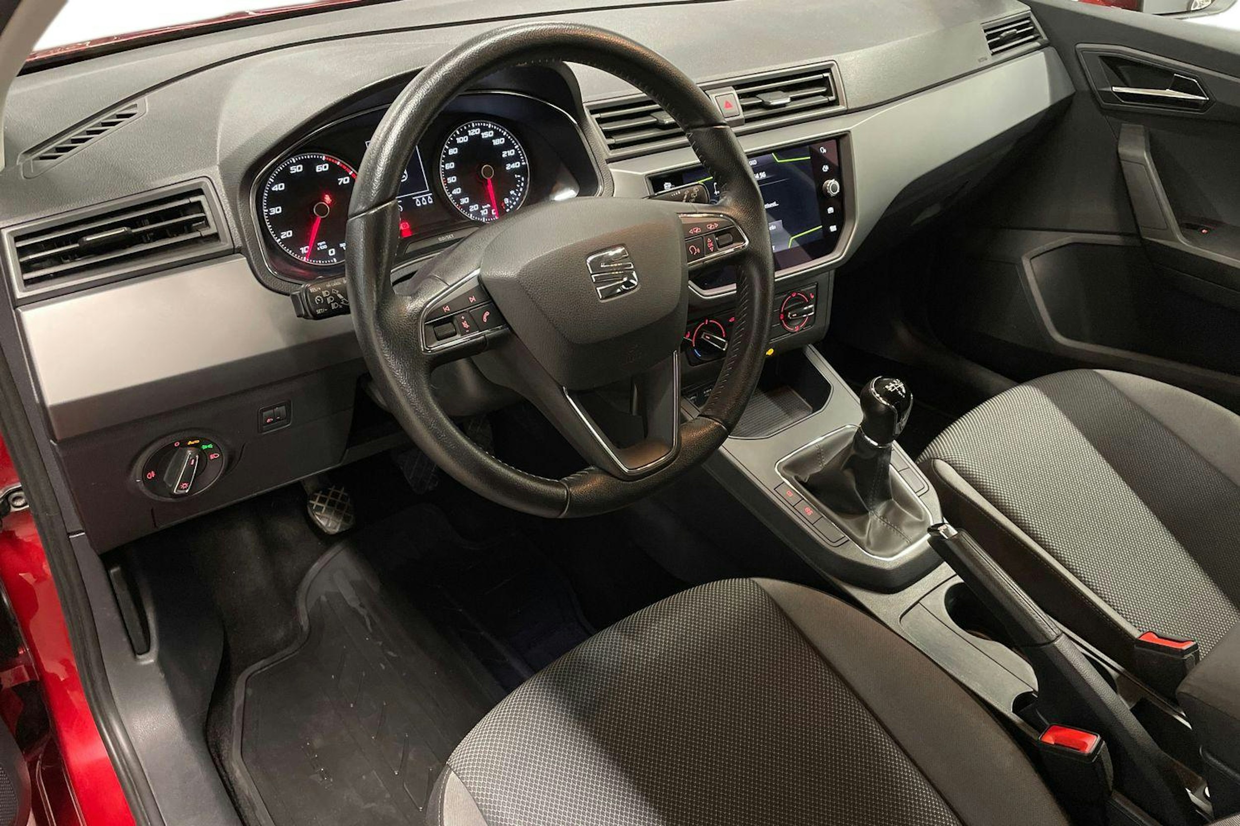 vihreä SEAT Ibiza 2018 kuva 7.