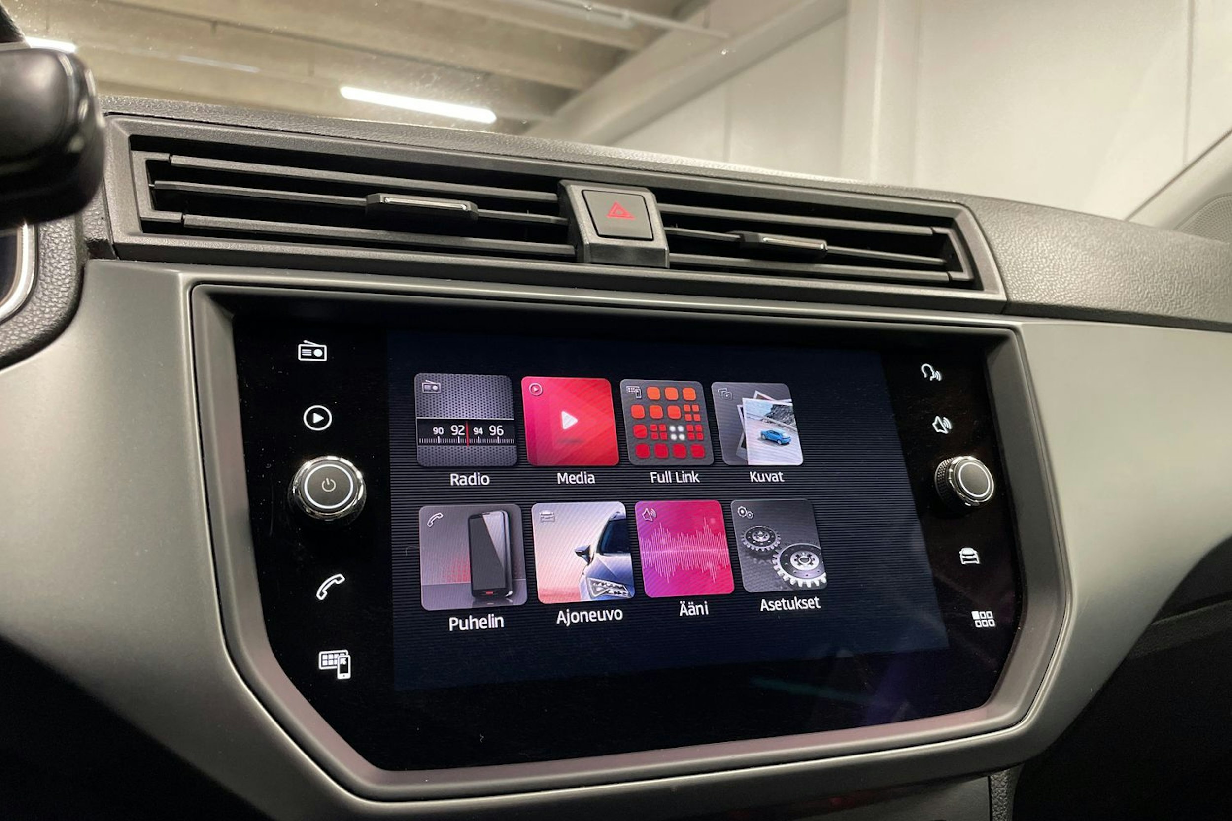vihreä SEAT Ibiza 2018 kuva 17.