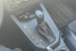 punainen SEAT Ibiza 2018 kuva 8.