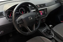 sininen SEAT Ibiza 2018 kuva 6.