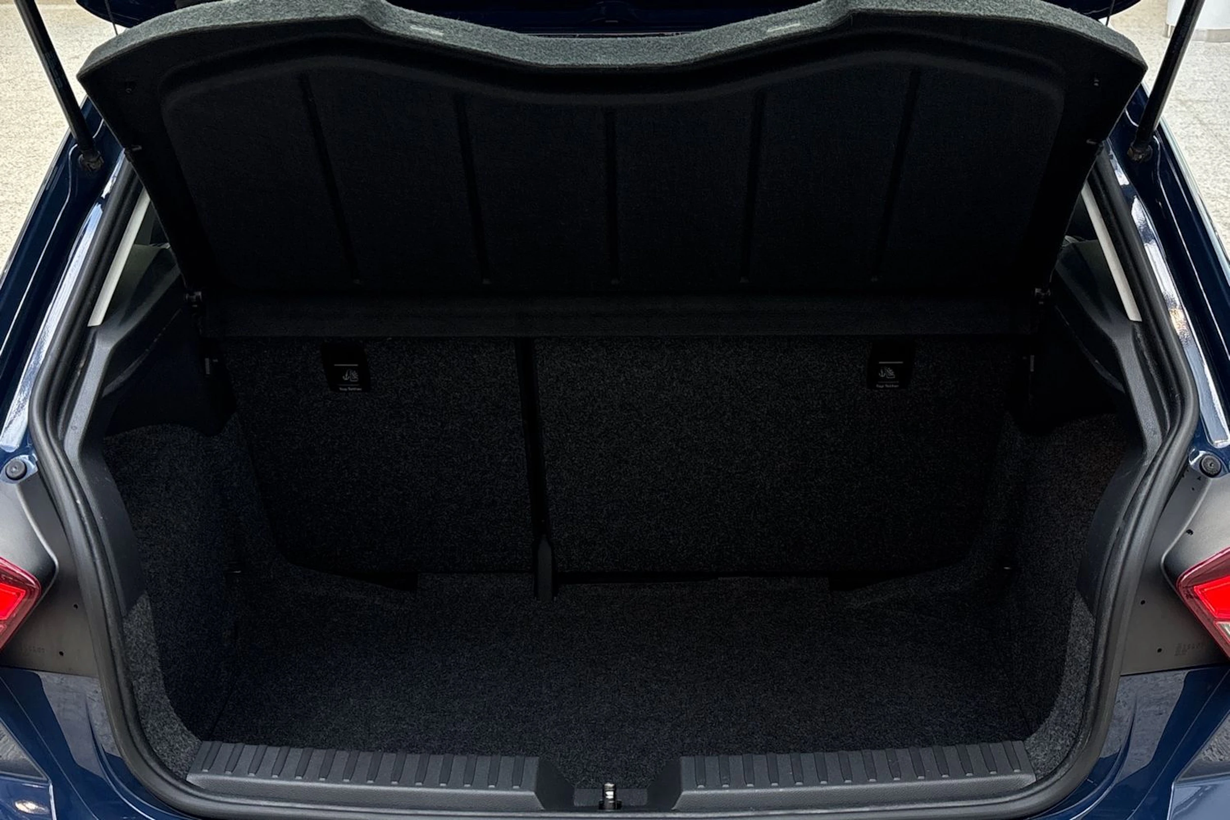 sininen SEAT Ibiza 2018 kuva 19.