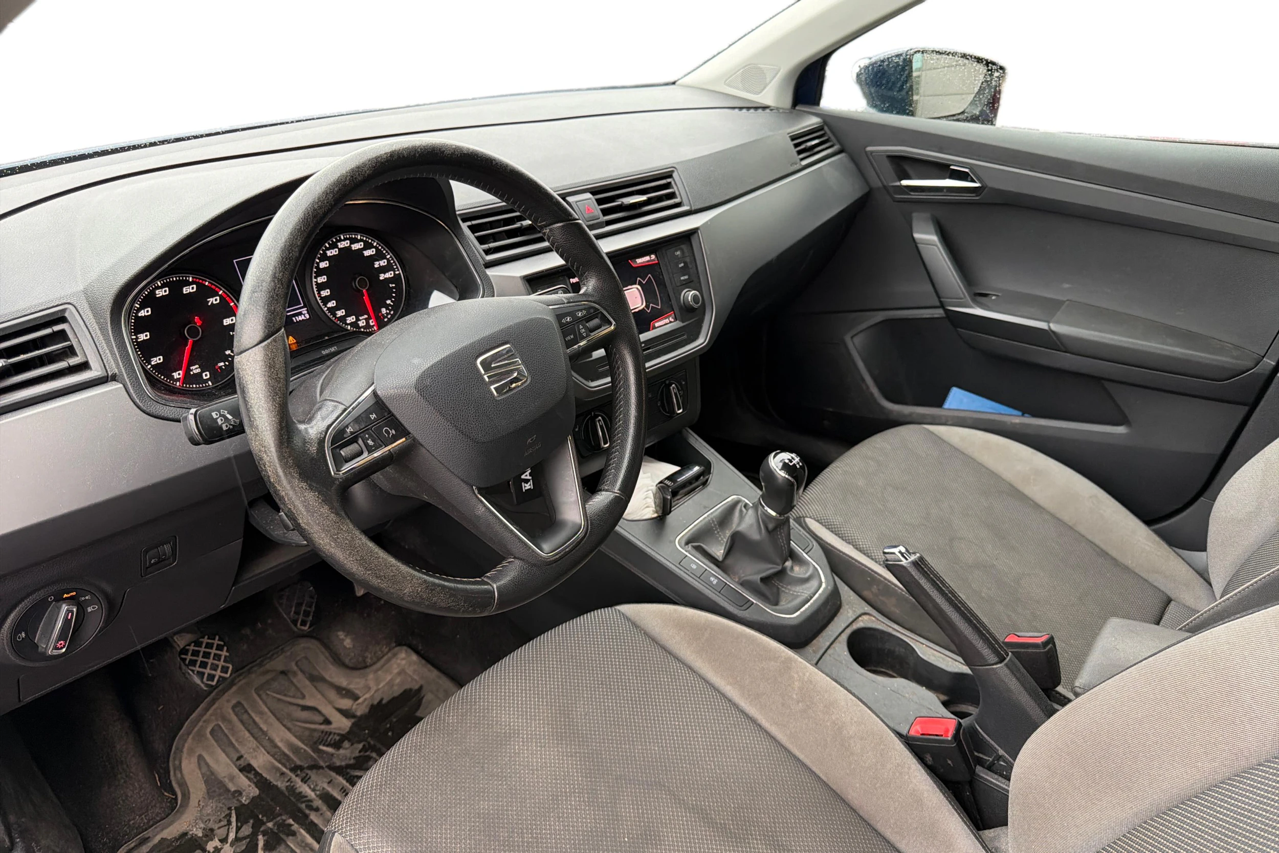 sininen SEAT Ibiza 2018 kuva 3.