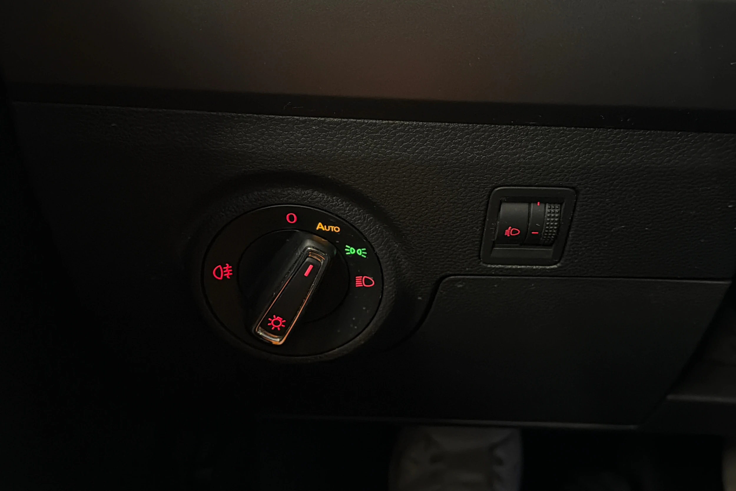 sininen SEAT Ibiza 2018 kuva 20.