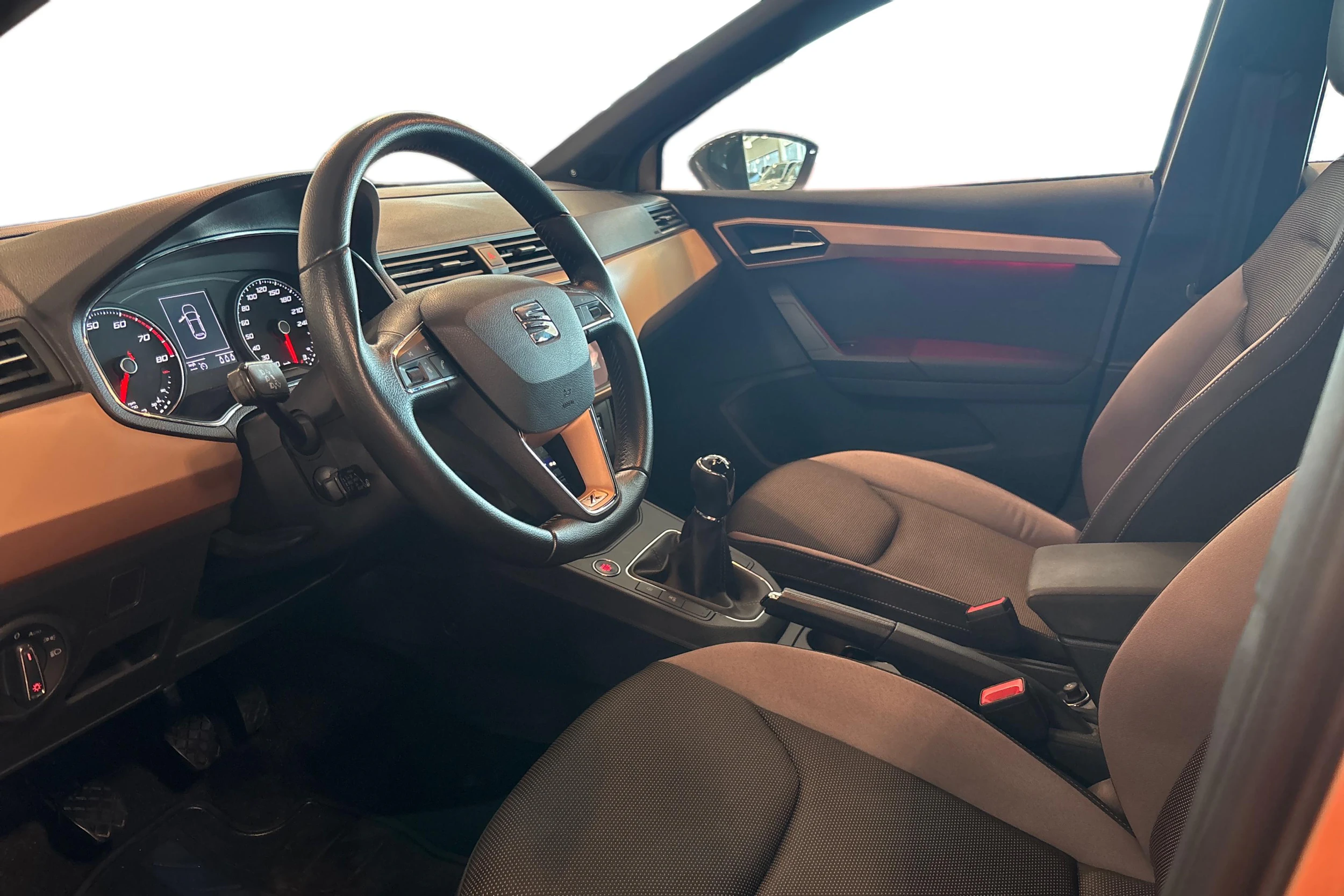 harmaa SEAT Ibiza 2018 kuva 6.