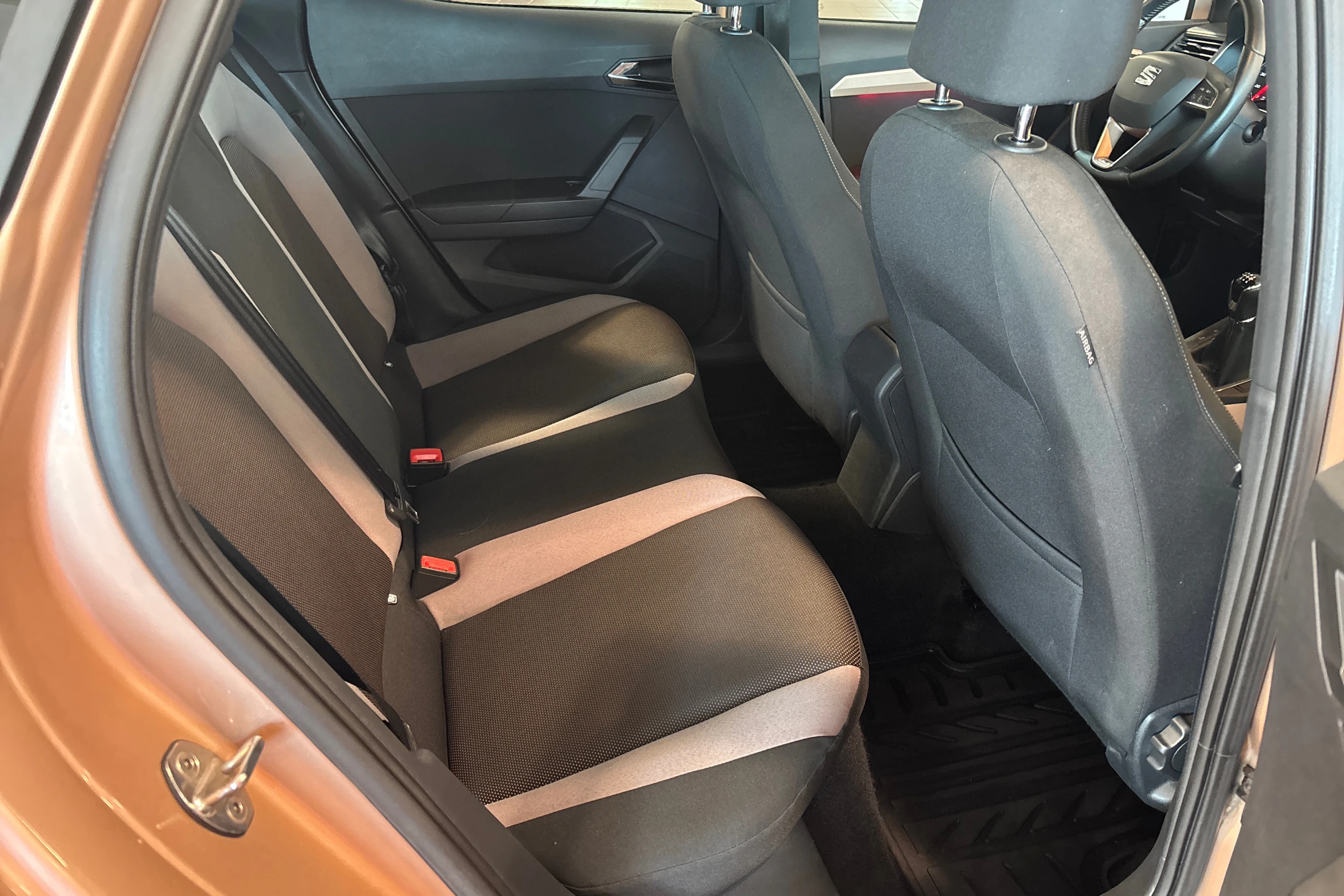 harmaa SEAT Ibiza 2018 kuva 12.