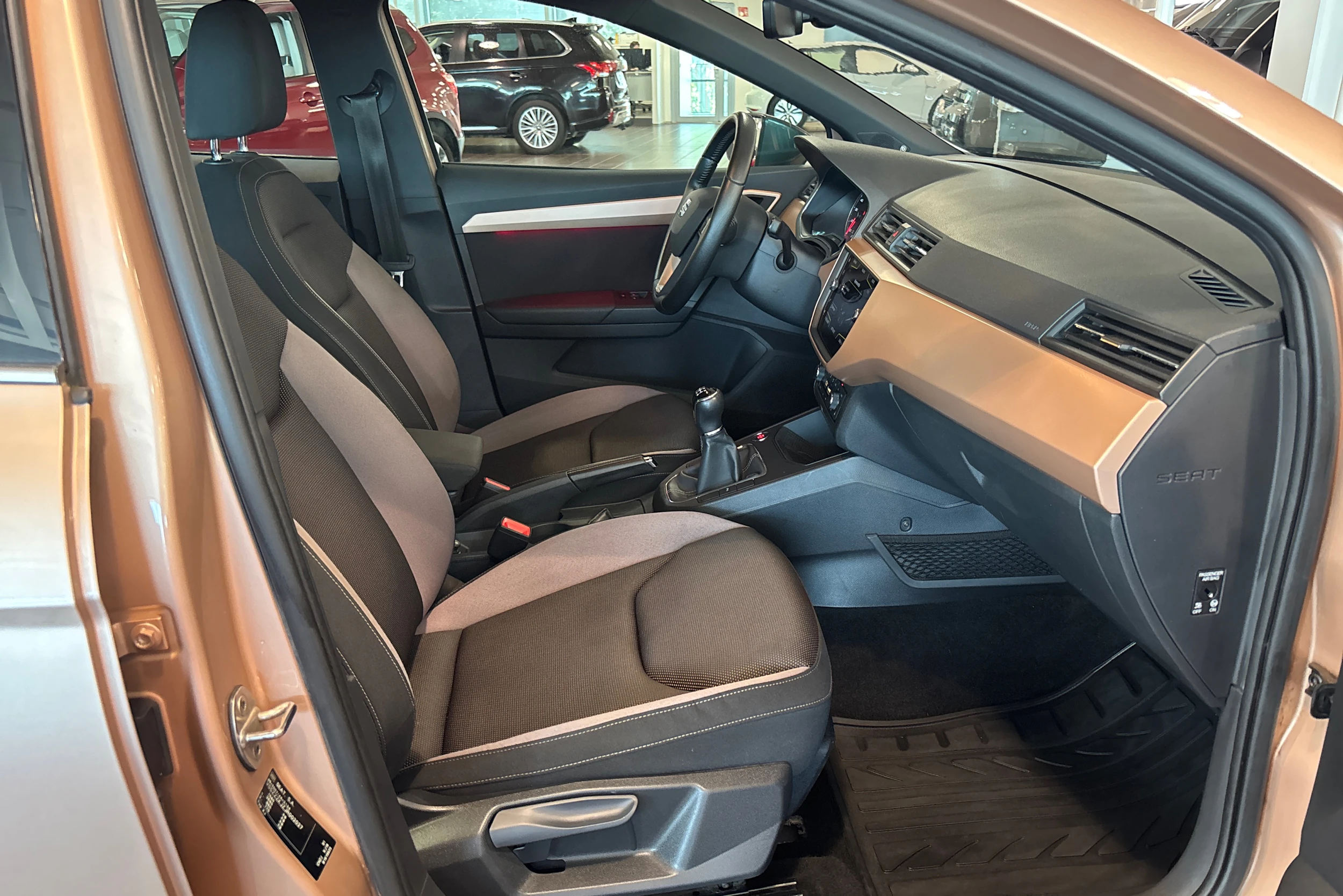 harmaa SEAT Ibiza 2018 kuva 13.