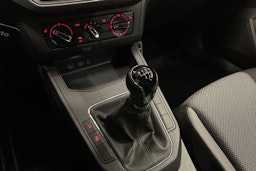 vihreä SEAT Ibiza 2018 kuva 45.