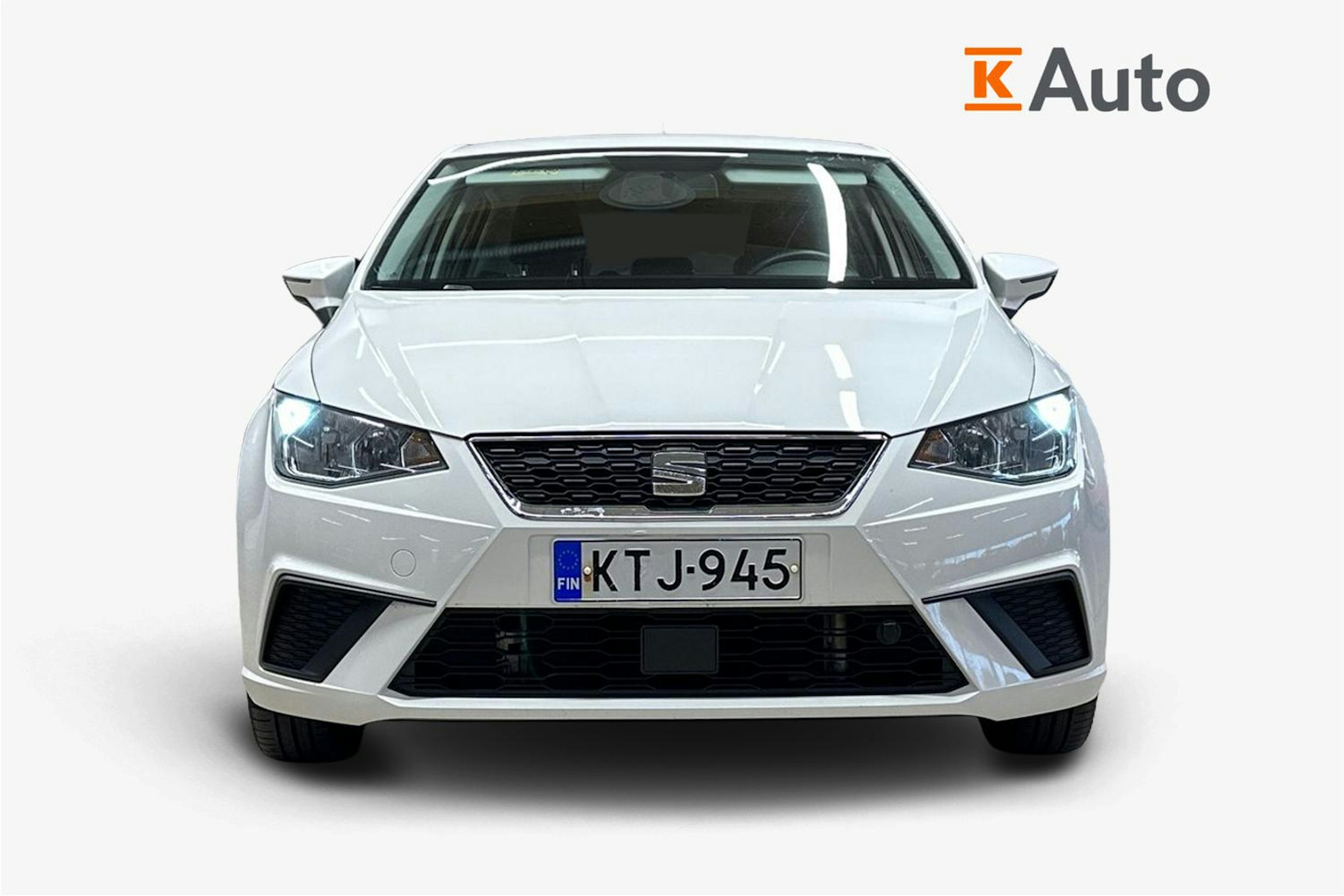 valkoinen SEAT Ibiza 2018 kuva 5.