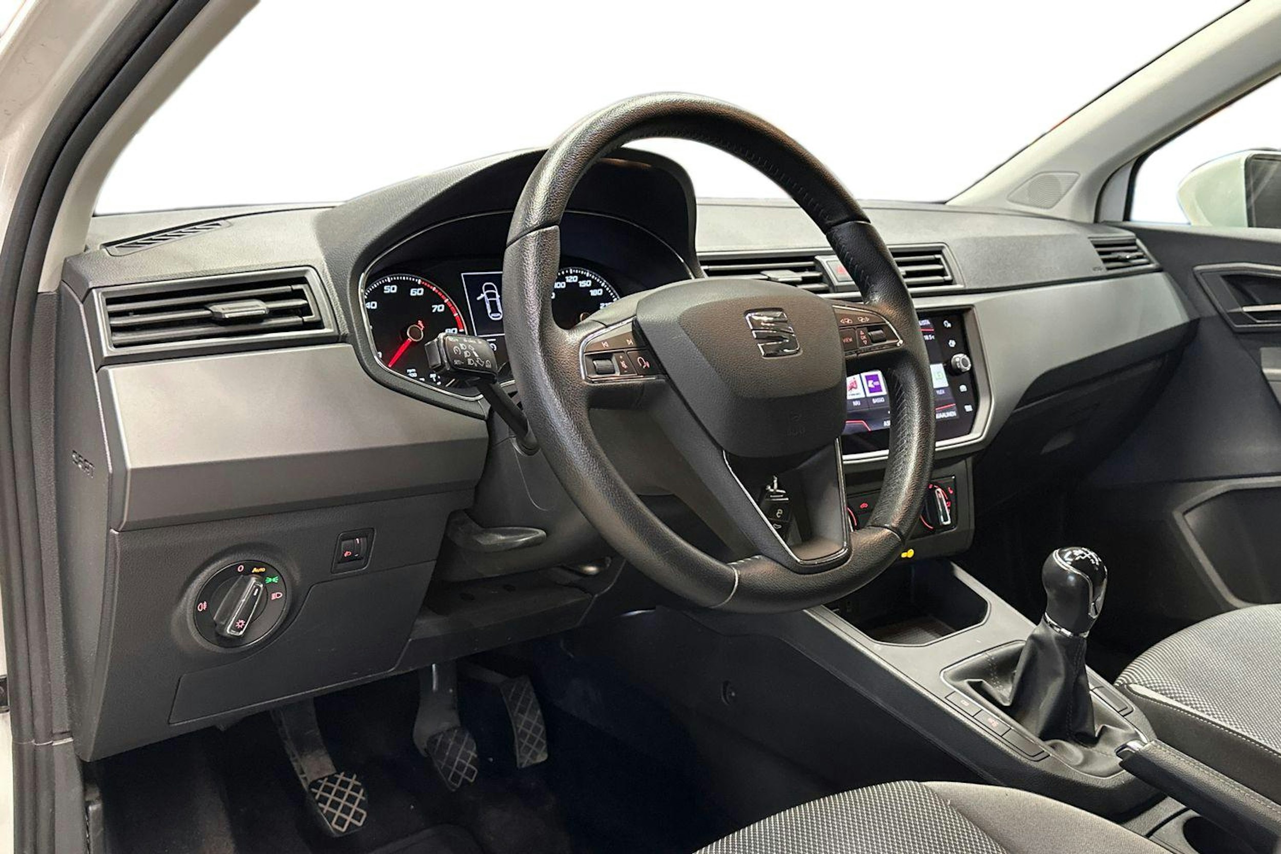 valkoinen SEAT Ibiza 2018 kuva 7.
