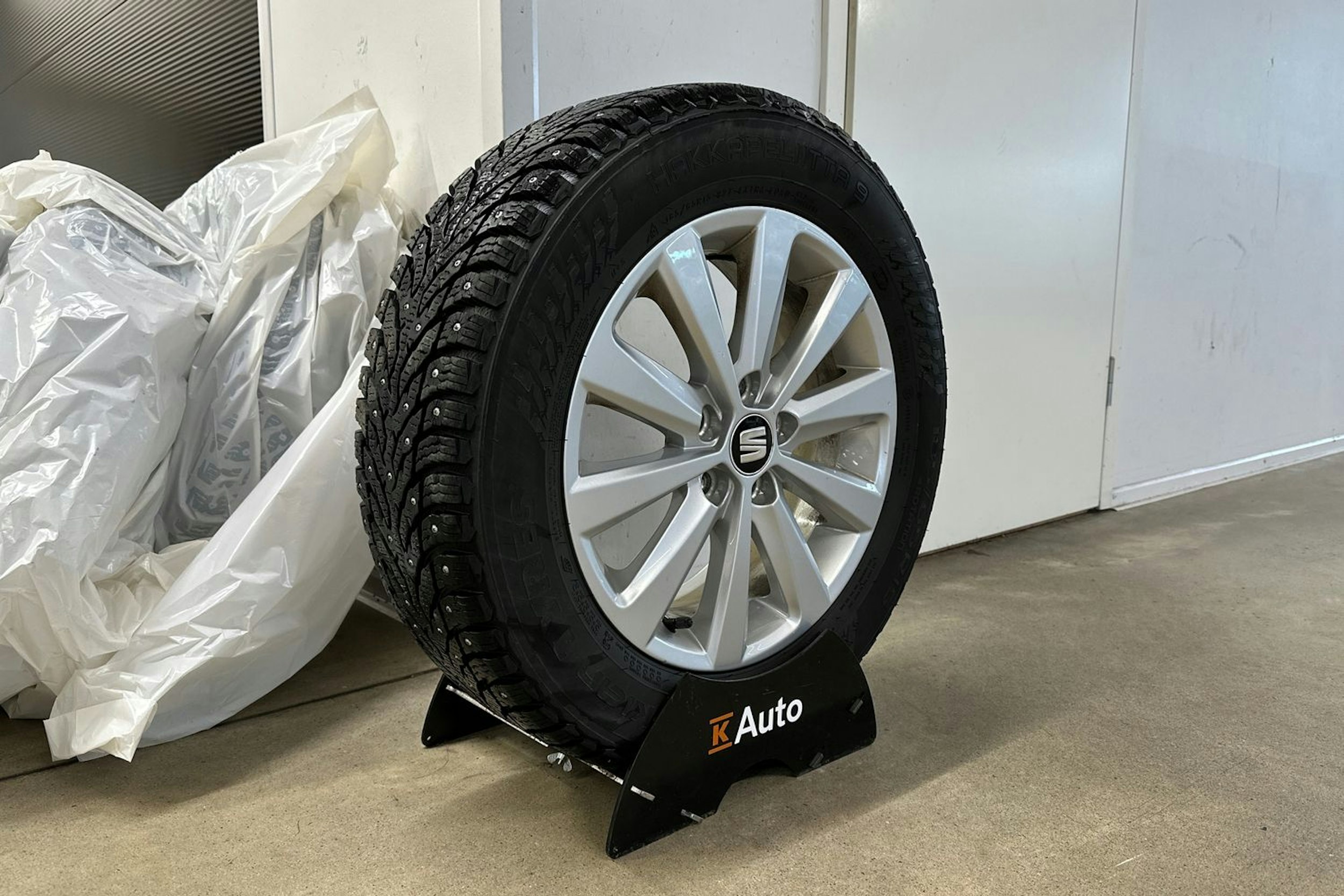 valkoinen SEAT Ibiza 2018 kuva 13.