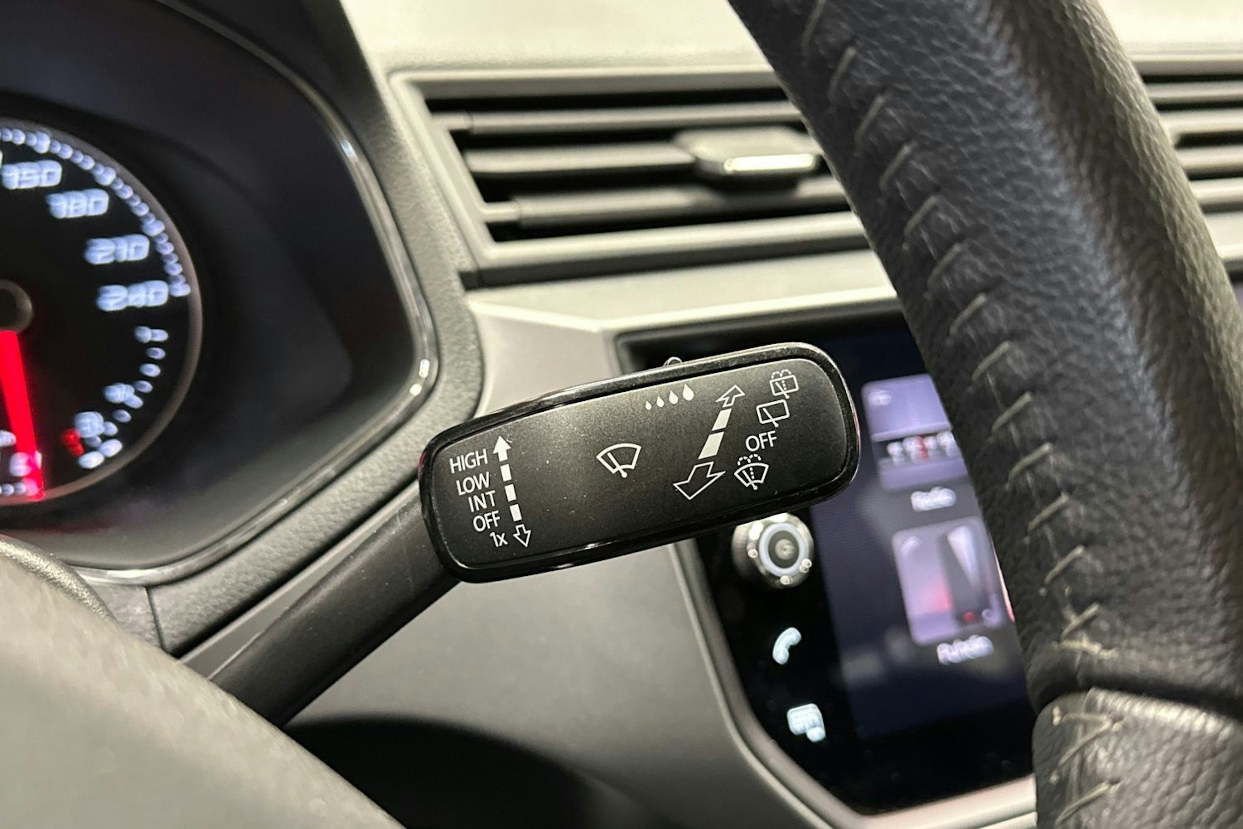 valkoinen SEAT Ibiza 2018 kuva 24.