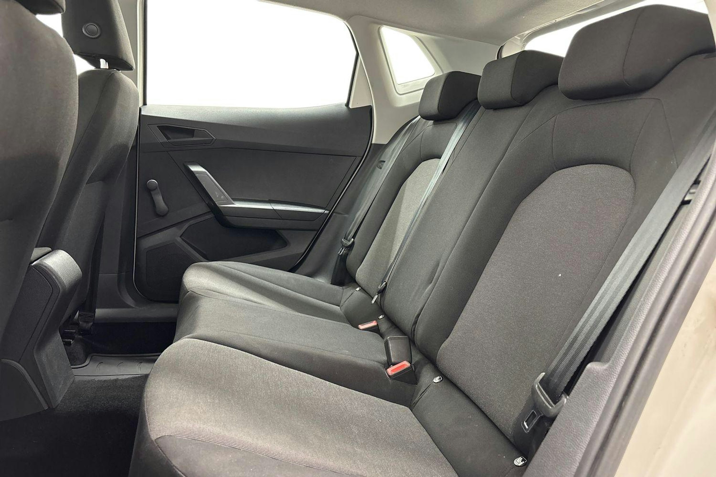 valkoinen SEAT Ibiza 2018 kuva 10.