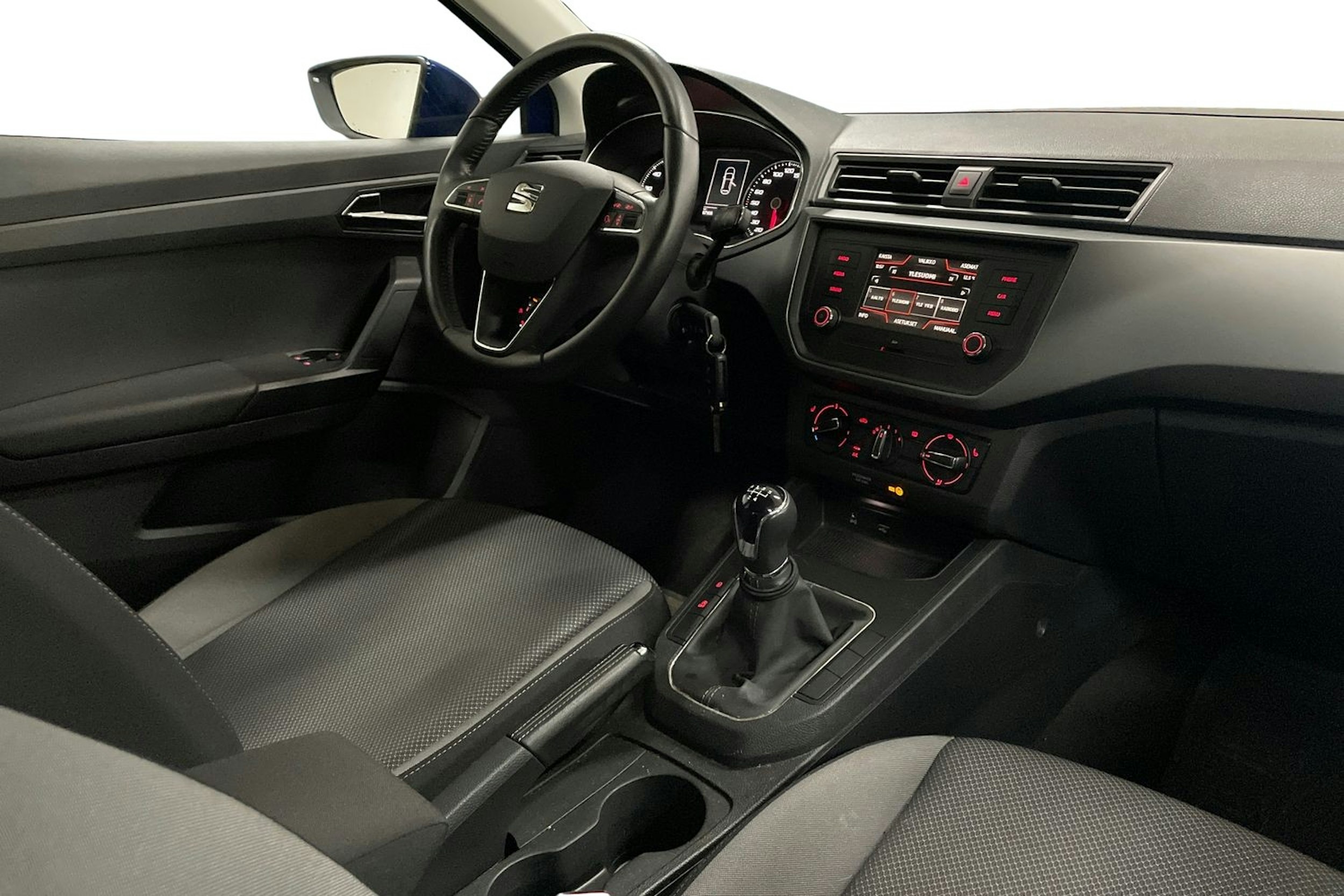 sininen SEAT Ibiza 2018 kuva 3.