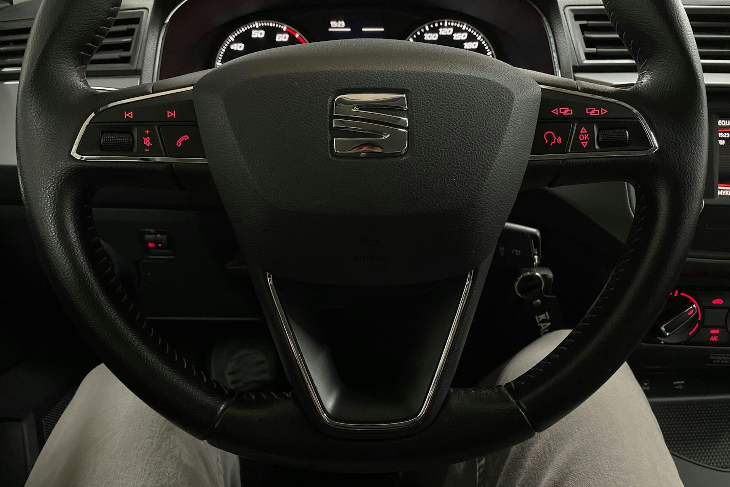 sininen SEAT Ibiza 2018 kuva 15.