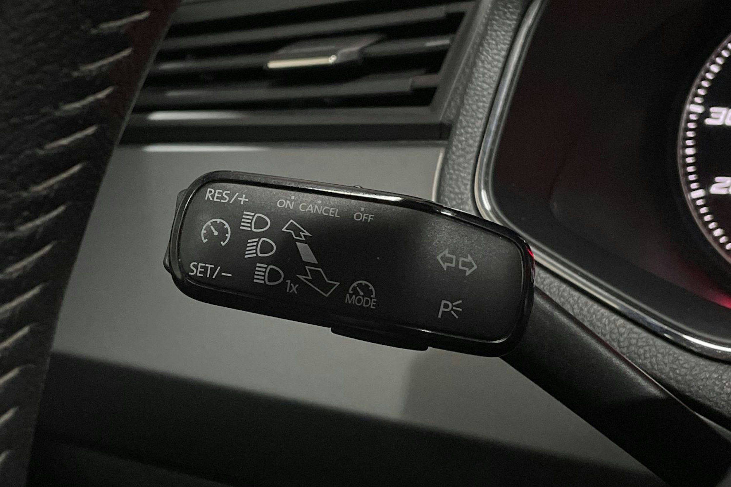 sininen SEAT Ibiza 2018 kuva 16.